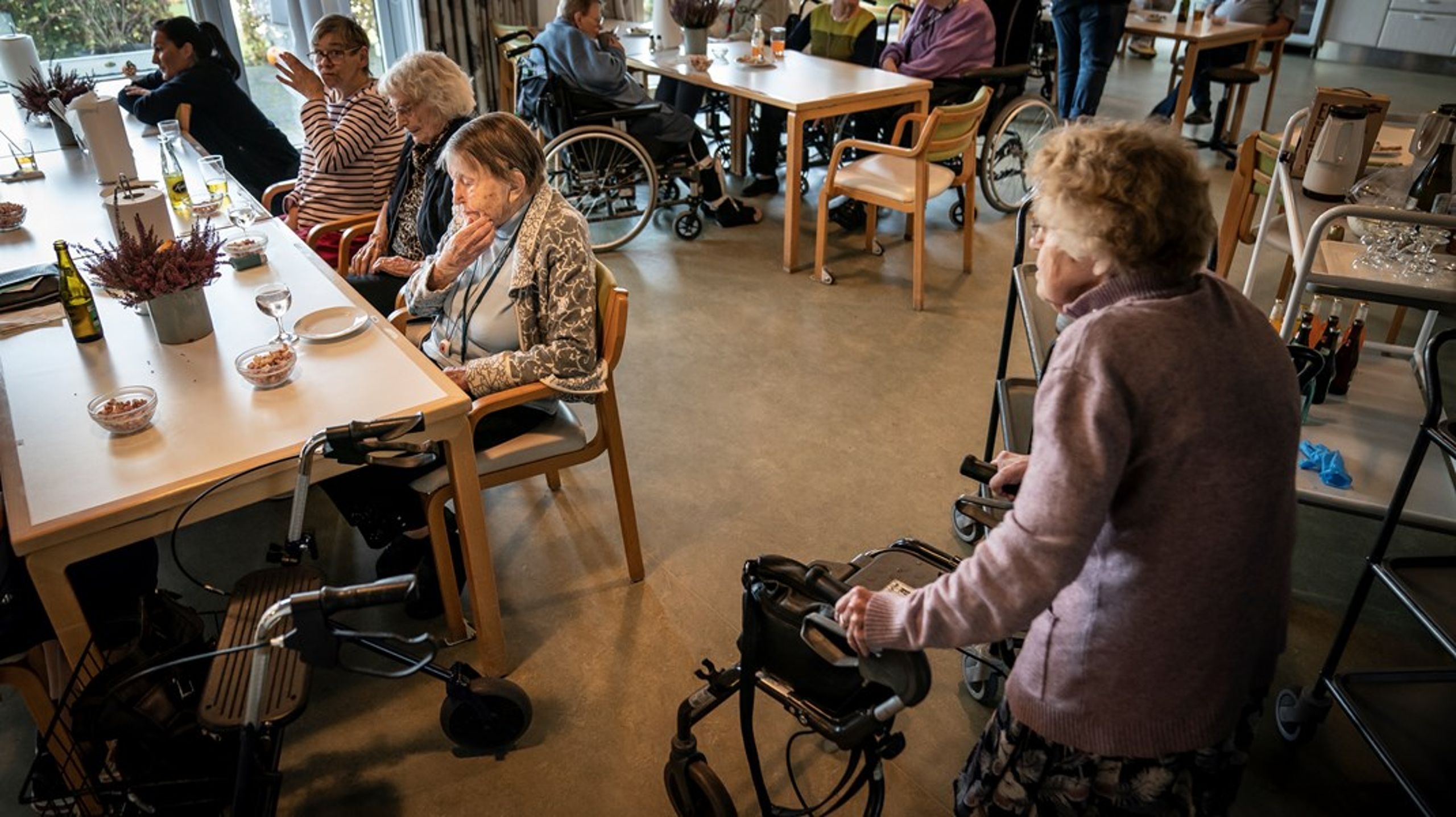 DA vil have langt flere sosu'er på fuld tid. FOA og KL bakker op.