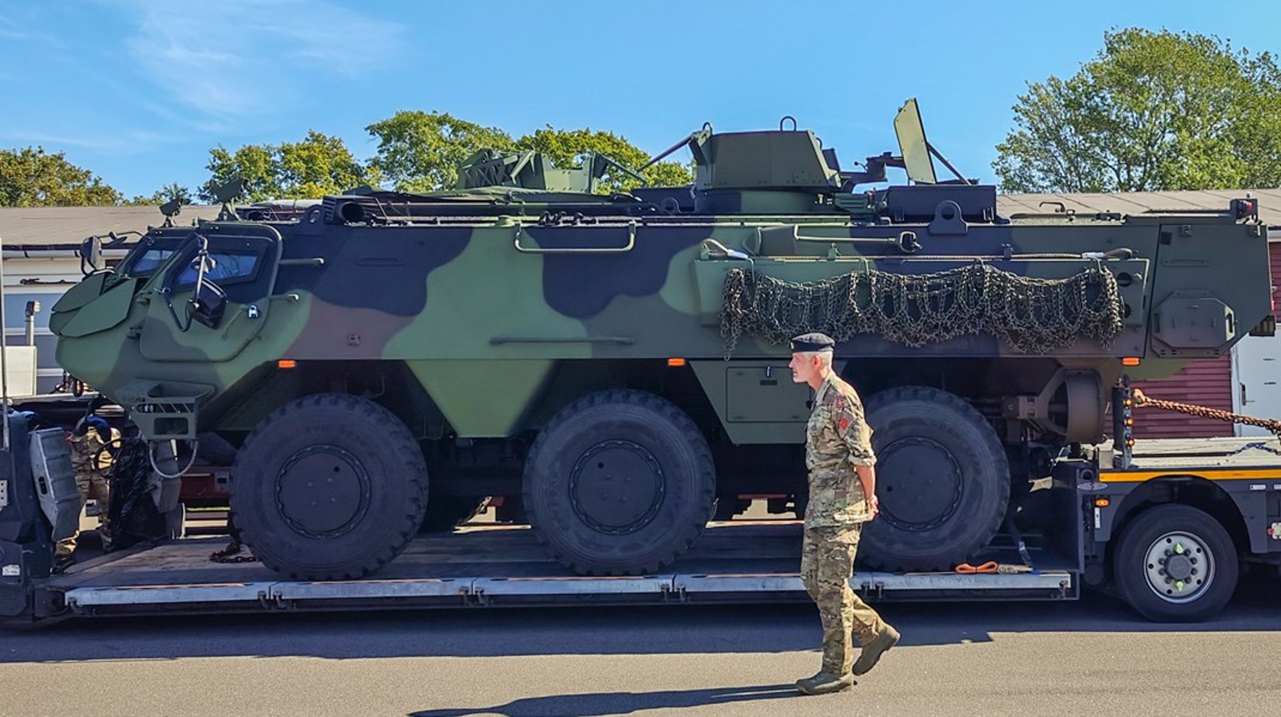 De første to Patria-køretøjer blev leveret i september.