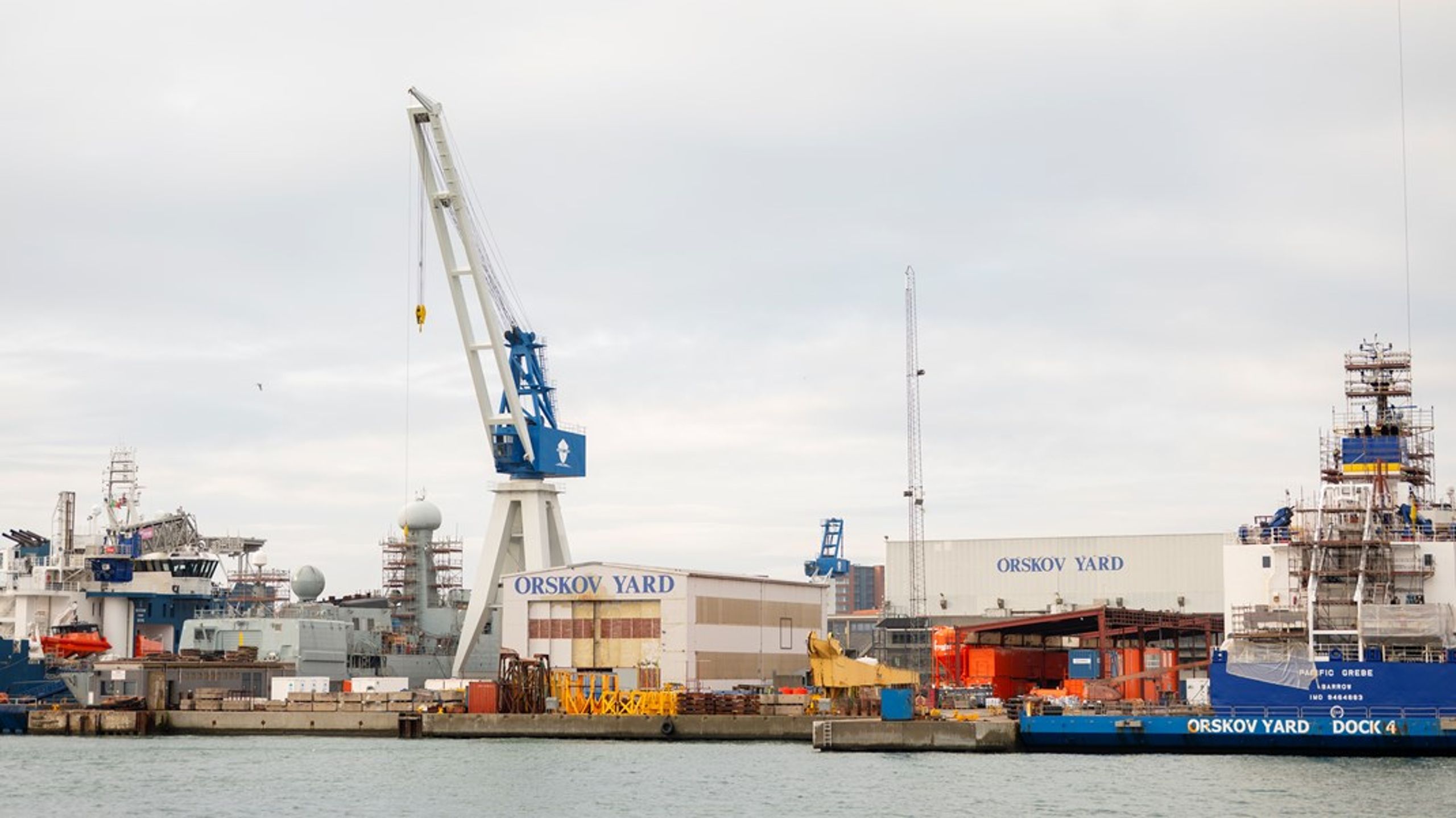 Værftet Orskov Yard ligger lige mellem Flådestation Frederikshavn og den grund, hvor forsvarsforligskredsen har besluttet sig at placere en samlehal til Danmarks næste generation af krigsskibe. Det ventes at være de arktiske skibe, der skal bygges her – i hvert fald i første omgang.&nbsp;