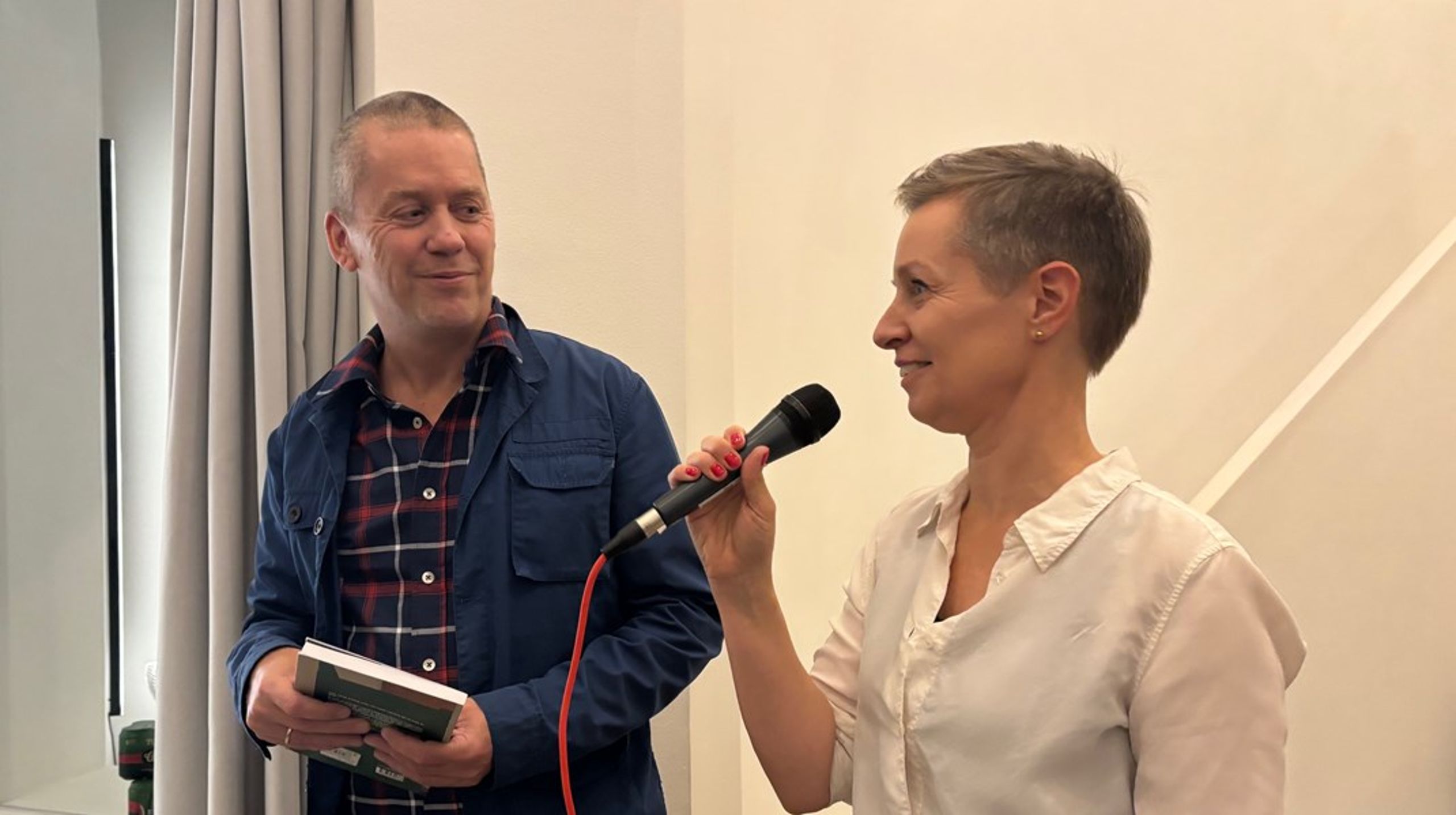 Christian Aabro sammen med sin medforfatter Anne Mette Buus til bogreceptionen for deres fælles bog "Metoder i daginstitutioner" torsdag den 27. november, hvor bogen udkom.&nbsp;