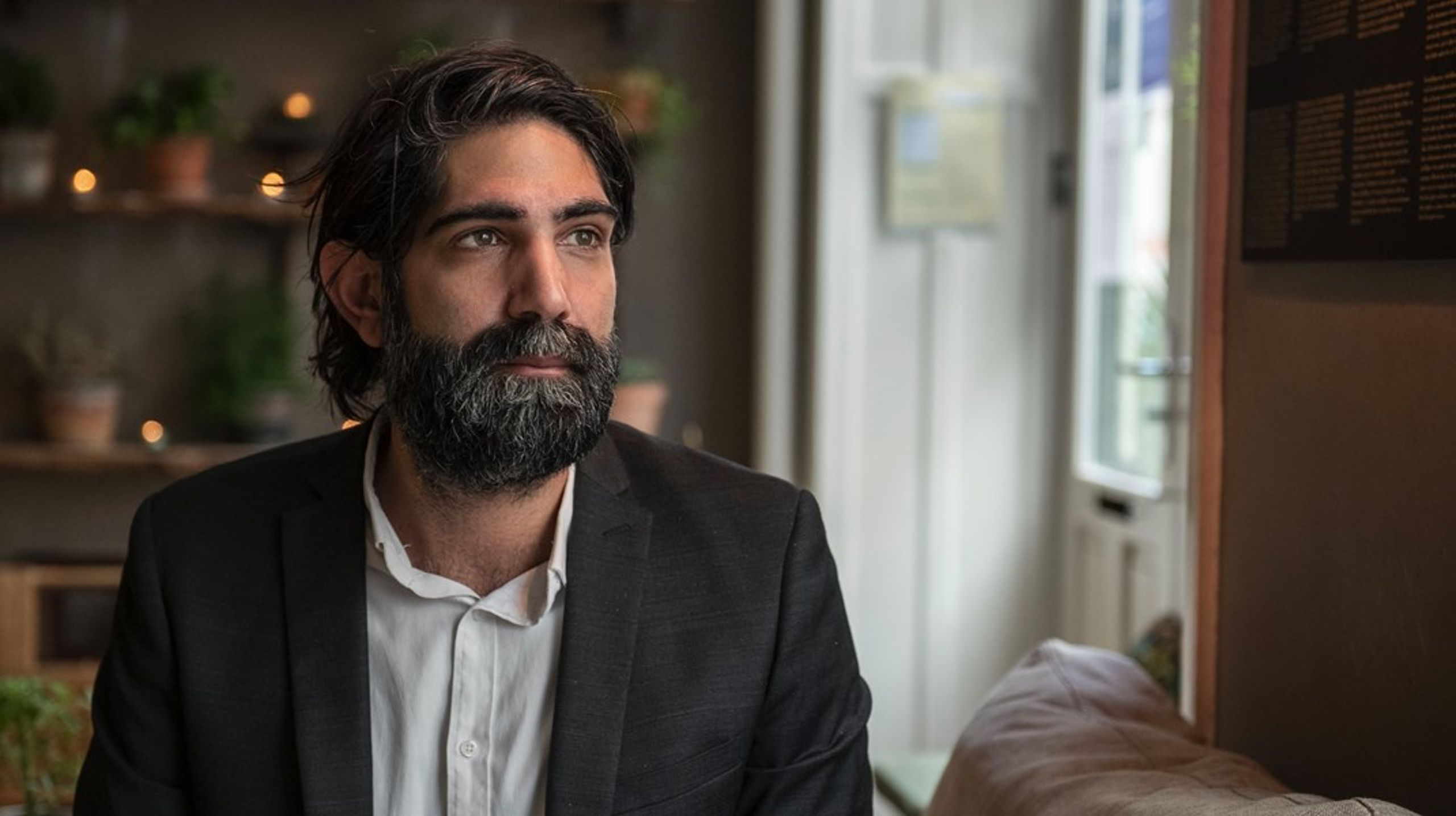 Forsamlingsforbud er ekstremt indgribende, og netop derfor skal undtagelserne være klare, begrundede og håndhævelige. Det er ikke tilfældet i dag. Og det efterlader myndighederne uden værktøjer i situationer, hvor vi faktisk har brug for, at loven virker, skriver&nbsp;Nima Zamani.<br>