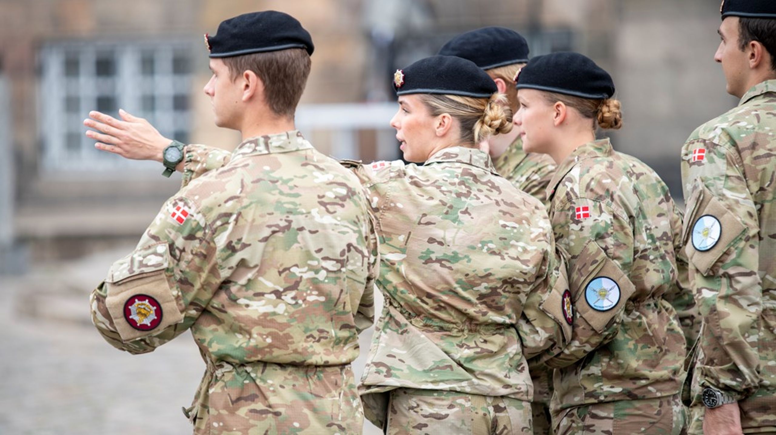 Det er afgørende at sikre, at Forsvaret ikke kun er klar til at indkalde kvinder. Forsvaret skal også være klar til at beholde dem,&nbsp;skriver Jimmi Schoubo Povlsen.