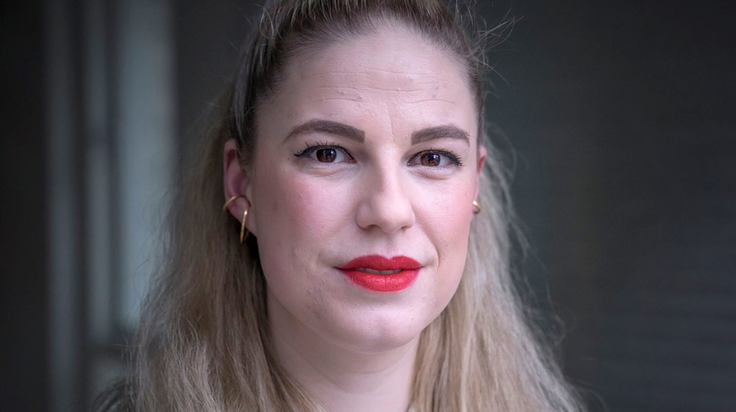 Lene Stavngaard kommer fra en stilling som chef for beskyttelse mod digitale krænkelser i Red Barnet. Her har hun ledet rådgivningstilbuddet "Slet Det".