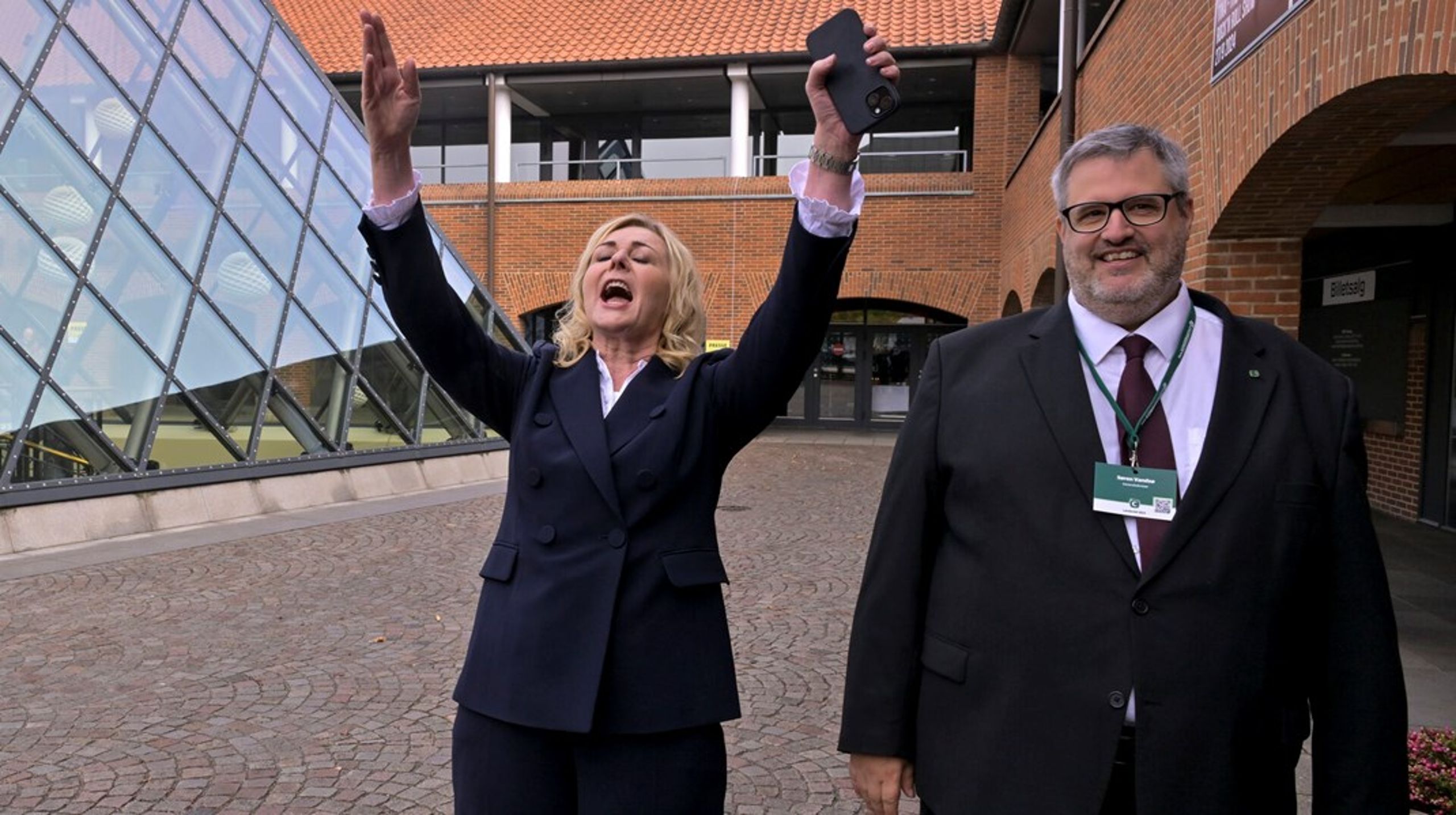 De højere magter var med Konservative ved kommunalvalget 18. november. Her den konservative formand Mona Juul sammen med partiets generalsekretær Søren Vandsø. Foto:&nbsp;Ernst Van Norde/Ritzau Scanpix.