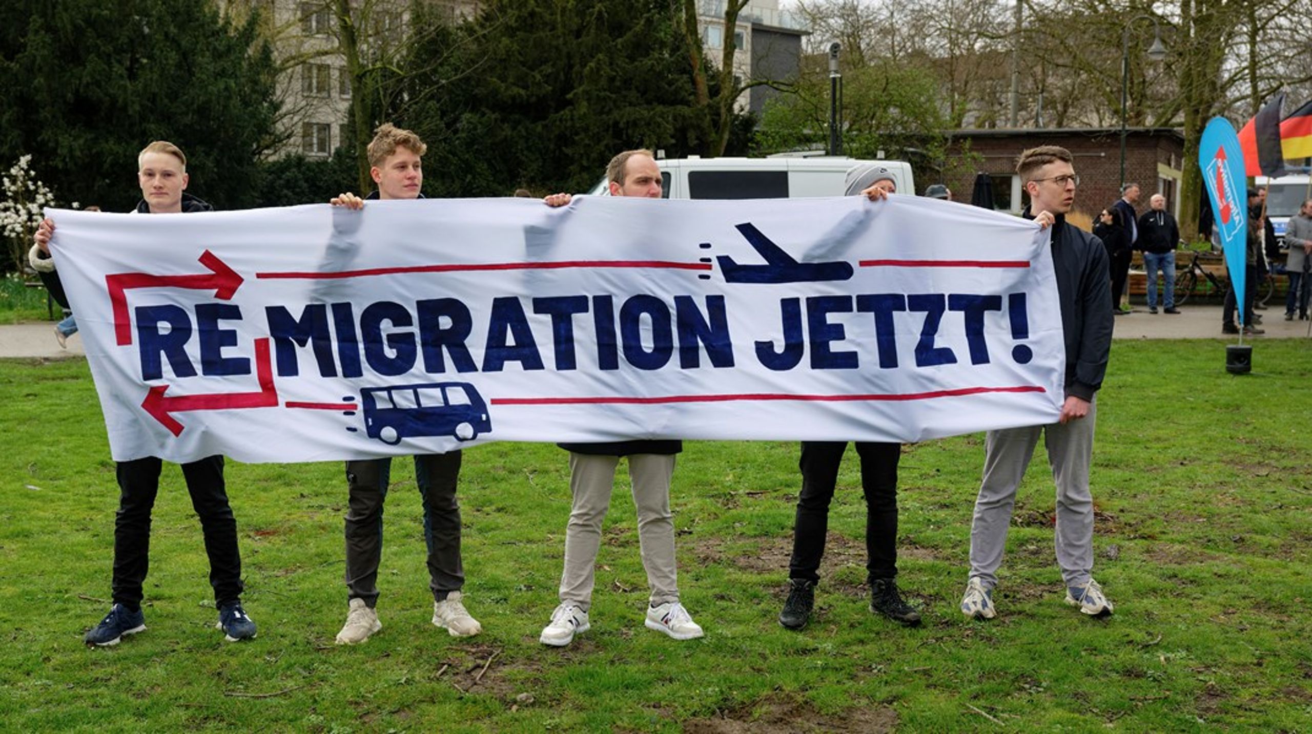 Strammerne i diskussionen om statsborgerskab og remigration mener&nbsp;på forunderlig vis på, at de er kvalificerede til at afgøre, om andre bidrager tilstrækkeligt politisk, økonomisk, kulturelt og måske endda religiøst, i forhold til at blive givet de rettigheder som i sidste instans sikrer dem at blive behandlet med respekt,&nbsp;skriver Tore Vincents Olsen.<br>