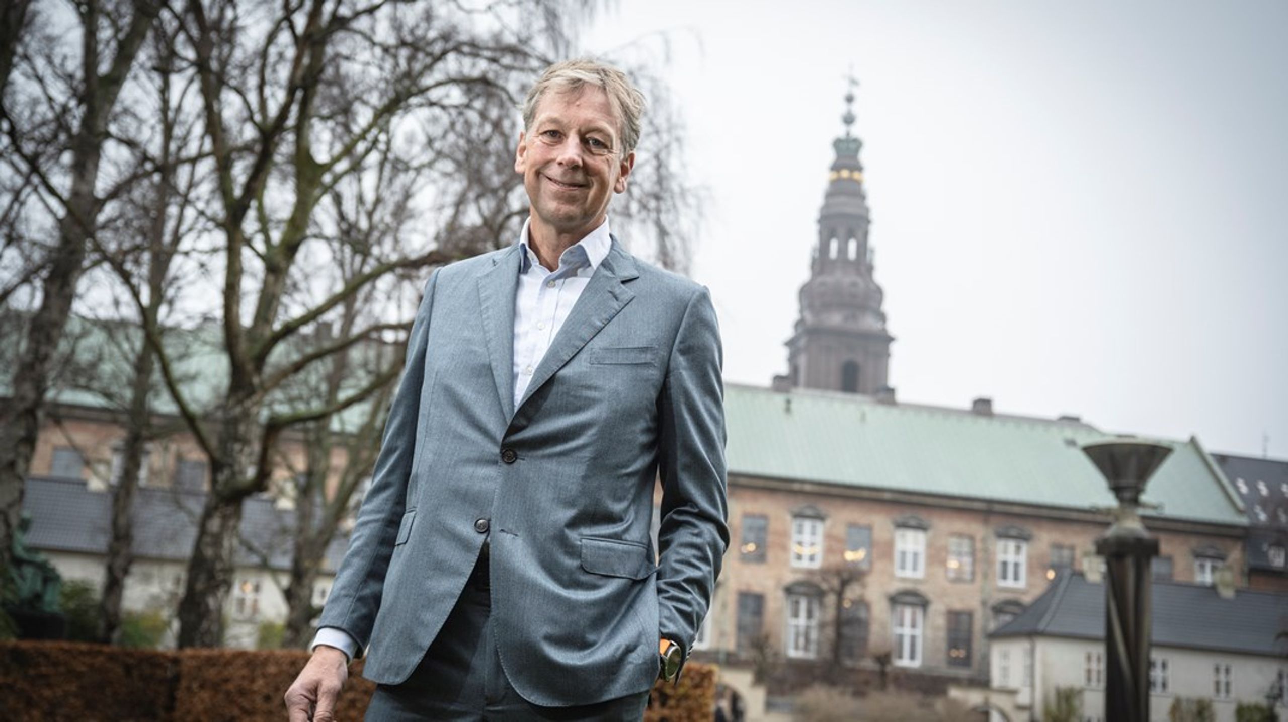 Jakob Stausholm holder stadig kontakten med repræsentanter fra flere&nbsp;regeringer. Nogle af dem er blevet personlige venner, hvor jeg
lige skriver ’glædelig jul’ på Whatsapp eller sms. Hvem det er, vil han dog ikke dele med Altinget.