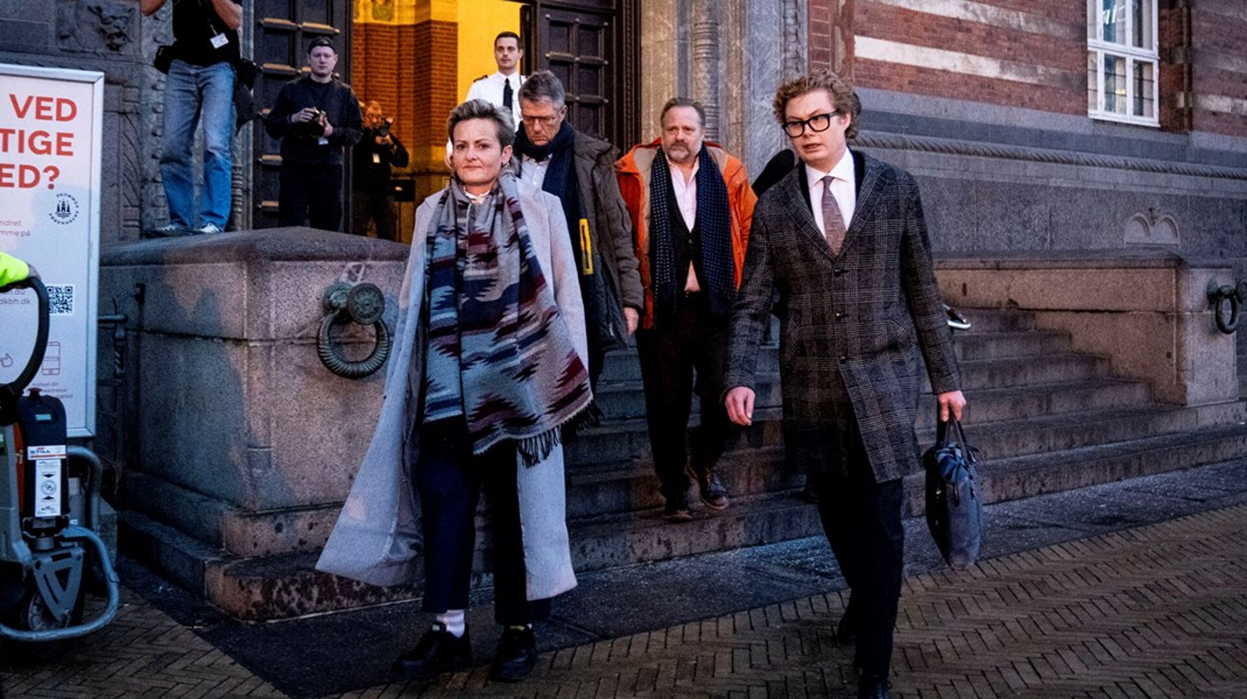 Socialdemokratiets borgmesterkandidat i København Pernille Rosenkrantz-Theil har fortalt, at hun forlader politik for ikke at "stå i vejen" for sit parti. Formelt angiver hun dog "personlige årsager" som forklaringen.