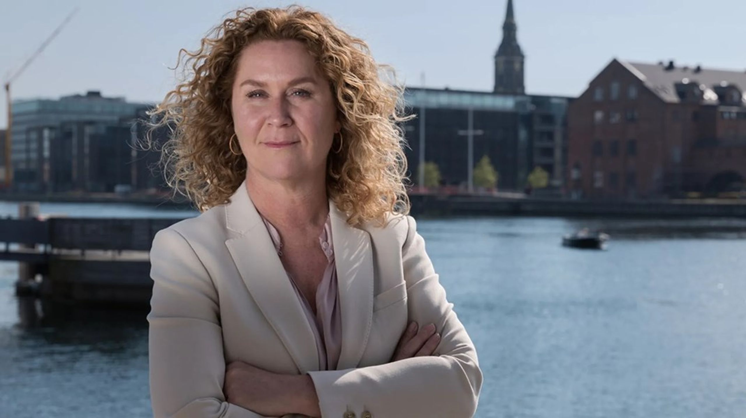 Hvis det samarbejde skal komme alle patienter til gavn, skal vi tænke digitaliseringen med fra start, når vi udvikler næste kapitel af vores sundhedsvæsen. Vi har et rigtig godt udgangspunkt i både Region Sjælland og Region Hovedstaden, skriver Mette Harbo.&nbsp;