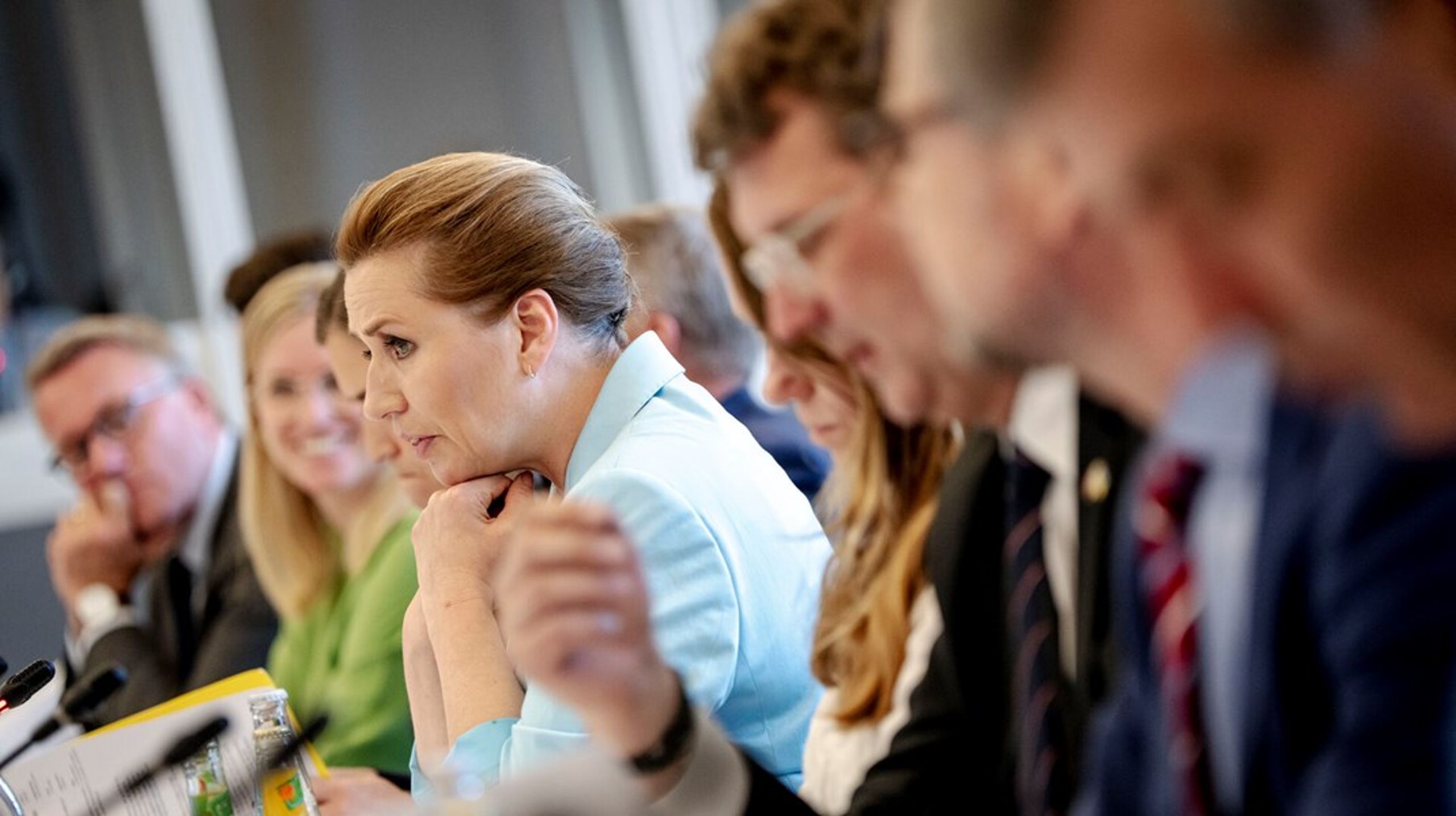 Danskernes optimisme kommer ikke tilbage med et fingerknips. For vi kan ikke løse klimakrisen, genetablere den regelbaserede verdensorden og ende alverdens krige alene, skriver&nbsp;Nicklas Larsen.