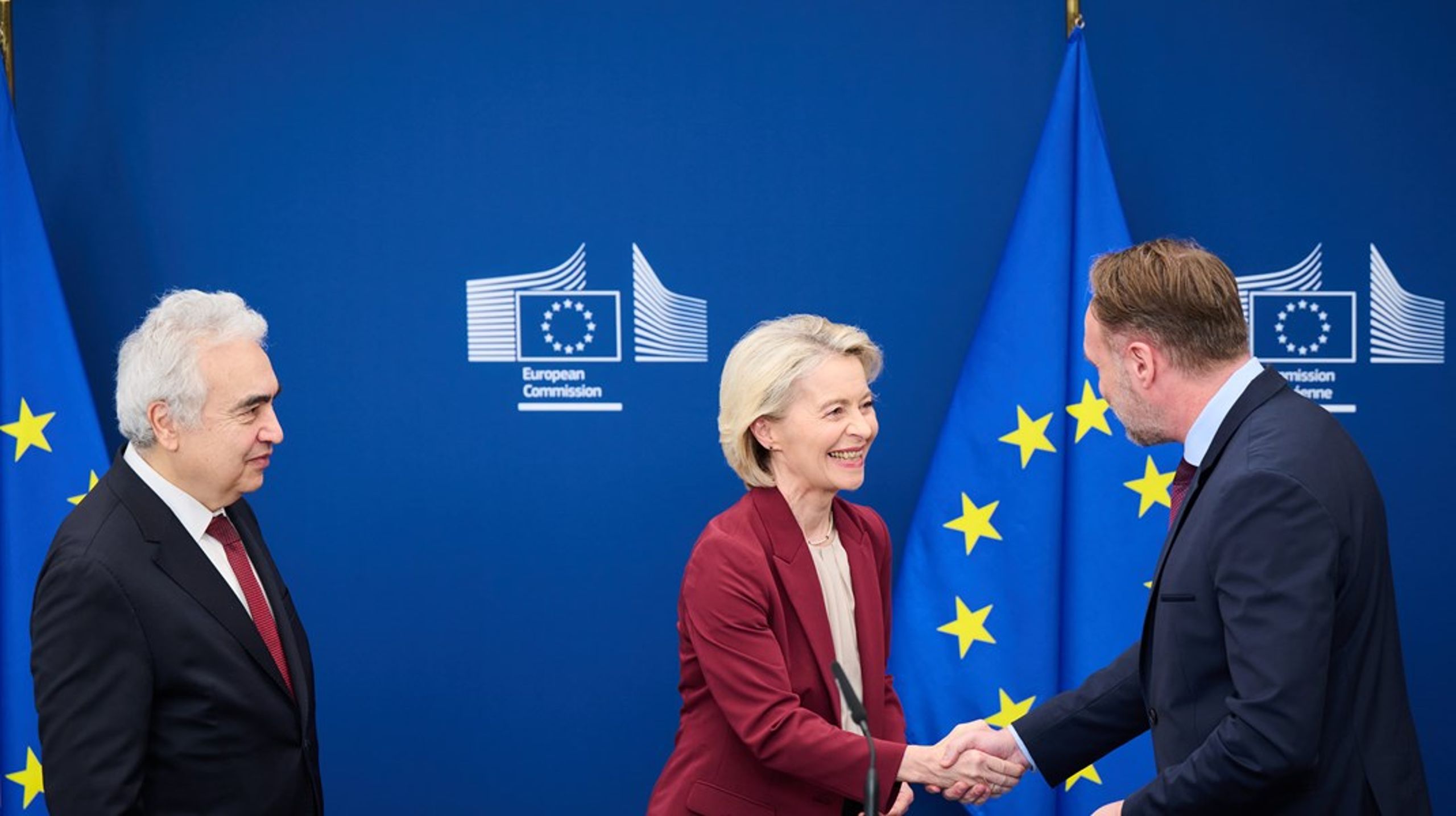 Der var store smil og lettelse hos Fatih Birol, direktør i Det Internationale Energiagentur, kommissionsformand Ursula von der Leyen og energikommissær Dan Jørgensen, efter det danske EU-formandskab og Europa-Parlamentet natten mellem tirsdag og onsdag blev enige om rammerne for en udfasning af russisk gas.