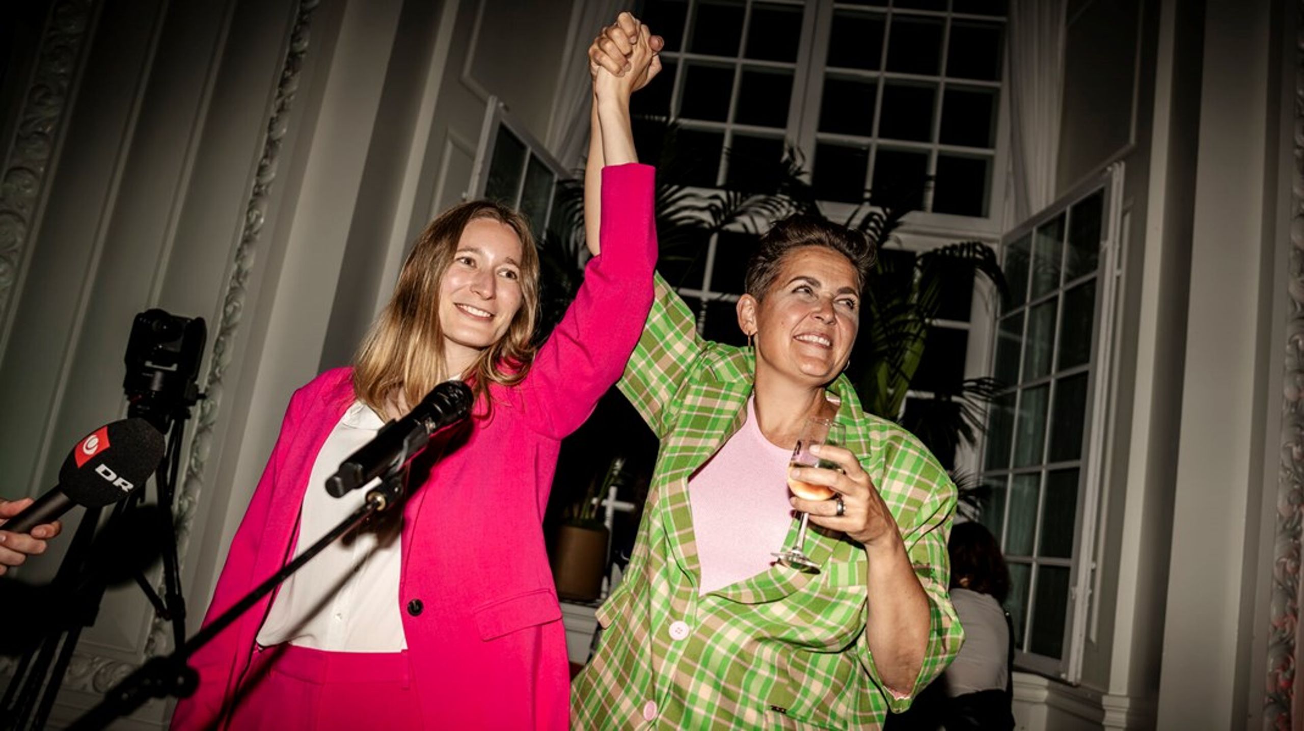 Vores dør står åben&nbsp;– og har jo gjort det lige siden den her regering blev dannet – med et håb om, at socialdemokraterne vil vende tilbage til rød blok, siger SF's stemmesluger efter Mette Frederiksens håndsrækning i et interview i Weekendavisen.