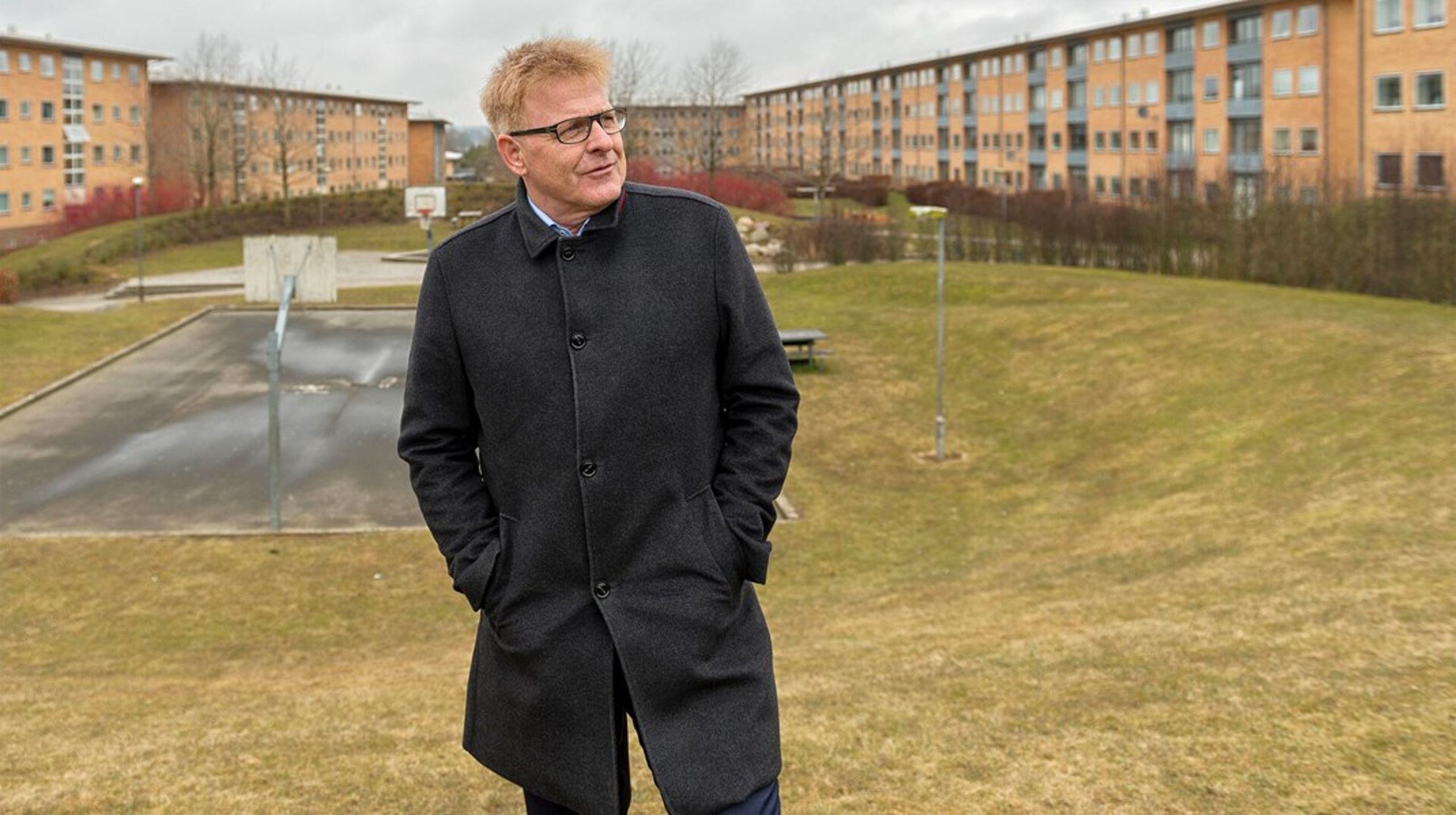 <i>Horsens-borgmester Peter Sørensen (S) går tit tur i
Sundparken her, som ligger lige over for Rådhuset. ”Det har jeg gjort i over 25
år. Jeg kender børnene og jeg kender familierne,” fortæller han.</i>