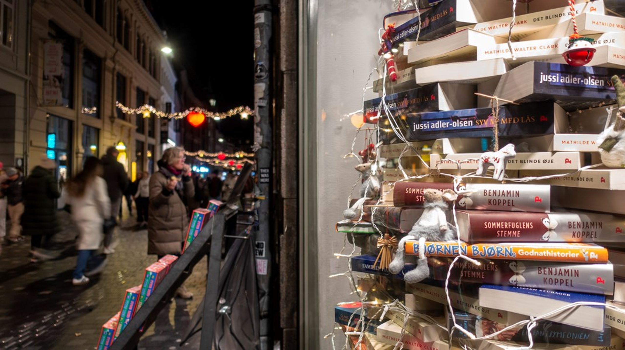 Jens Stoltenberg, Matilde Kimer og&nbsp;Waleed Safi er forfattere til nogle af de bedst anmeldte bøger på Altinget i 2025.