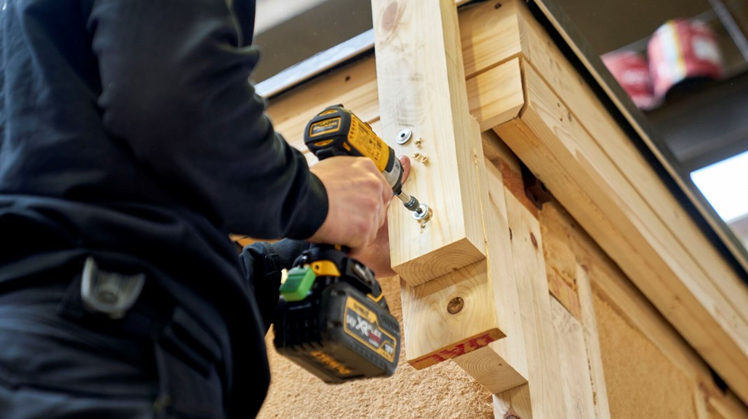 Håndværkerne peger på, at det er nødvendigt med aflastende indsatser på arbejdspladserne, som for eksempel nedsat tid og mindre belastende arbejdsopgaver, skriver Kirsten Schultz Petersen.