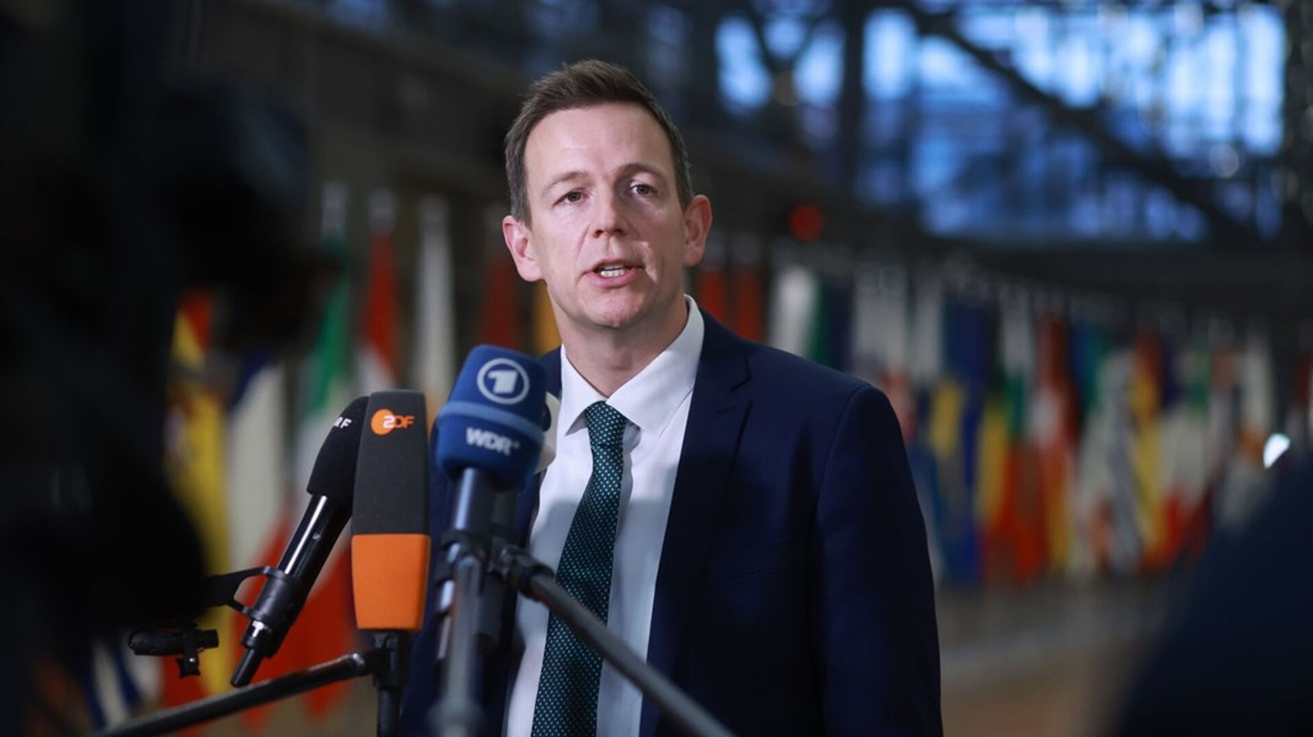 Særligt de danske socialdemokrater har haft det som en kæmpe mærkesag at bane vejen for modtagecentre uden for EU. Derfor tøver udlændinge- og integrationsminister Rasmus Stoklund (S) heller ikke med at kalde det historisk, at han nu har fået et flertal af landene med på det.