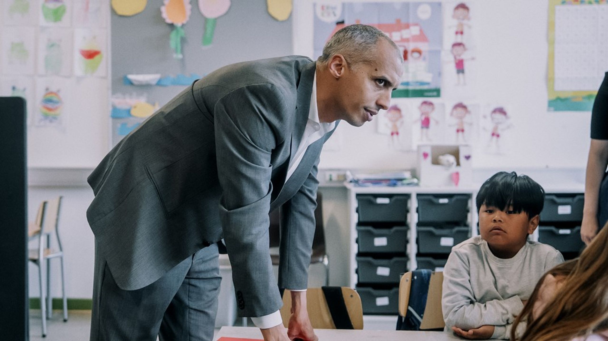 Det er flot, at omkring tre procent af de ældste elever allerede er tilmeldt juniormesterlære, mener undervisningsminister Mattias Tesfaye (S).