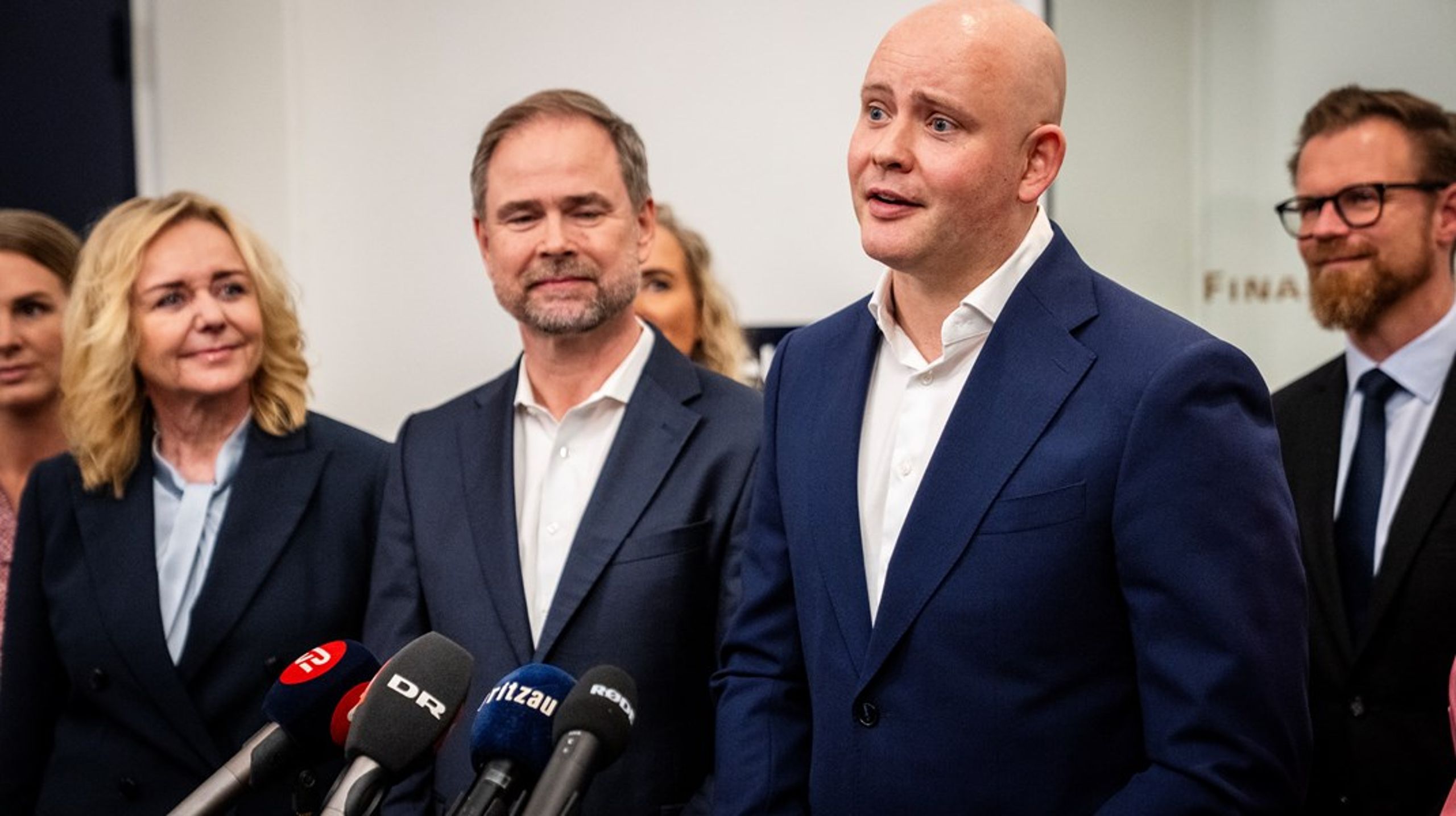 Penge til kulturstøtte er&nbsp;fejlagtigt blevet betragtet som en del af finansloven og dermed allerede bevilget af Folketinget. Men beløbene var endnu ikke vedtaget af Finansudvalget i Folketinget.&nbsp;