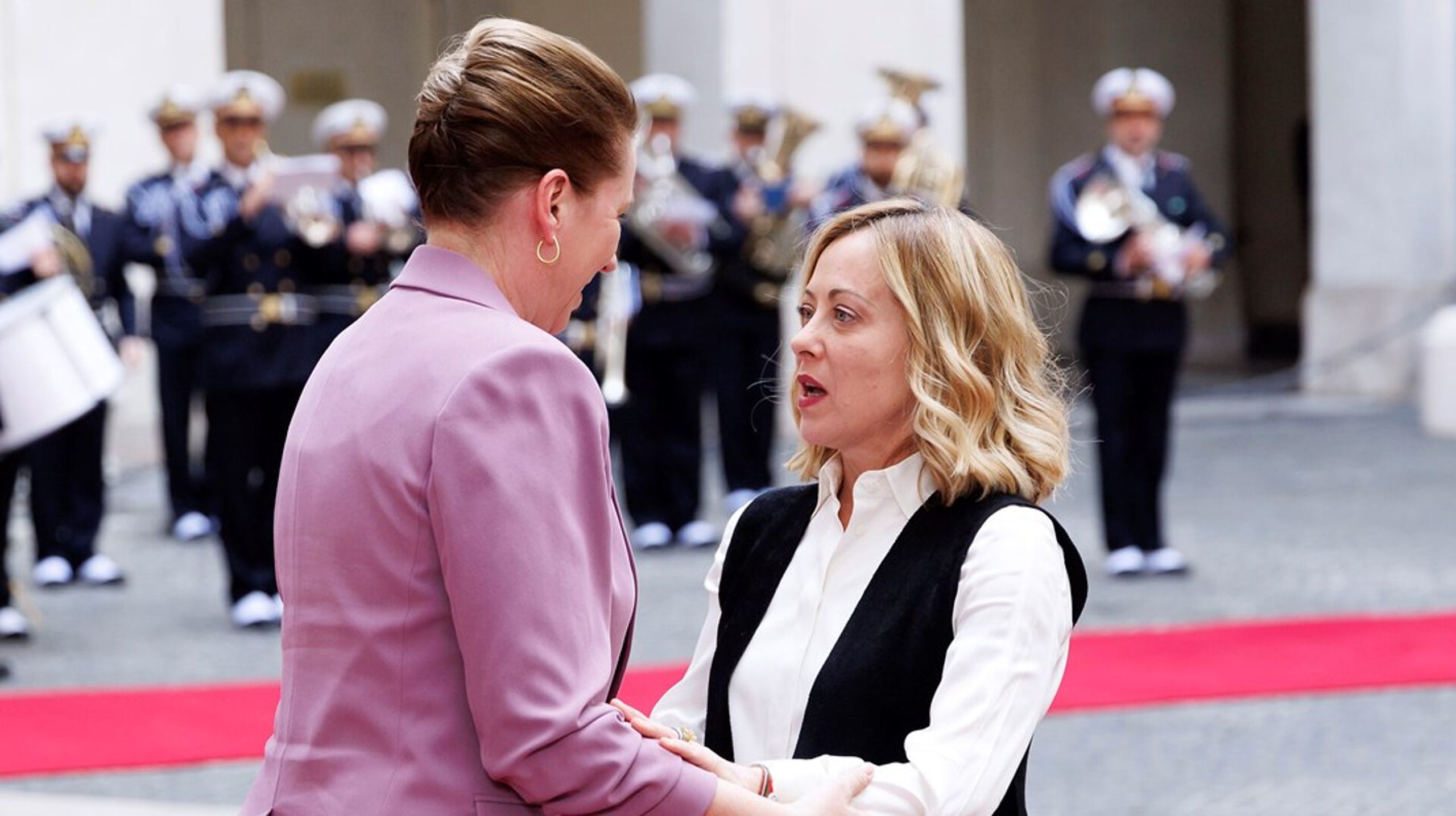 Statsminister Mette Frederiksen var i Rom for at besøge premierminister Giorgia Meloni i foråret 2025. Ikke længe efter sendte et brev fra de to plus syv andre chokbølger gennem Europarådet.