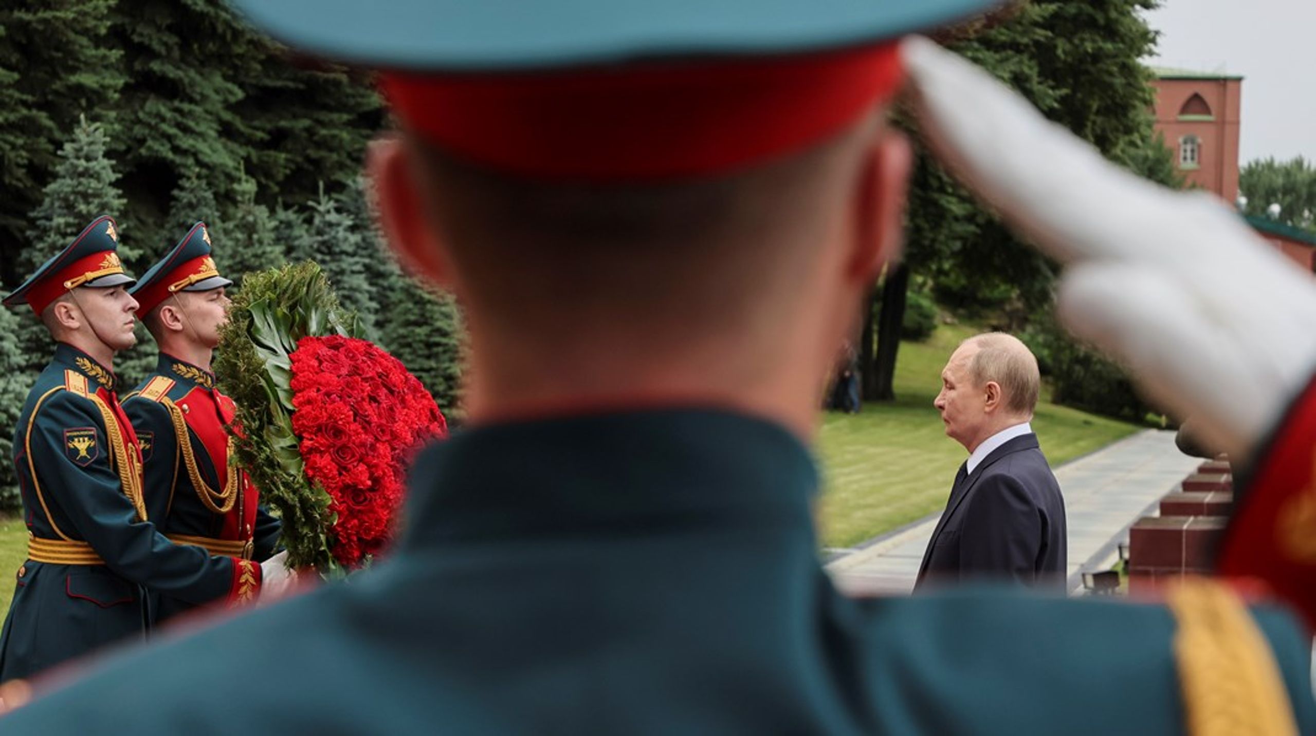 For at få en militær og psykologisk fordel kan og vil russerne måske angribe, inden&nbsp;Nato kan nå at opruste, skriver&nbsp;Niels Klingenberg Vistisen.