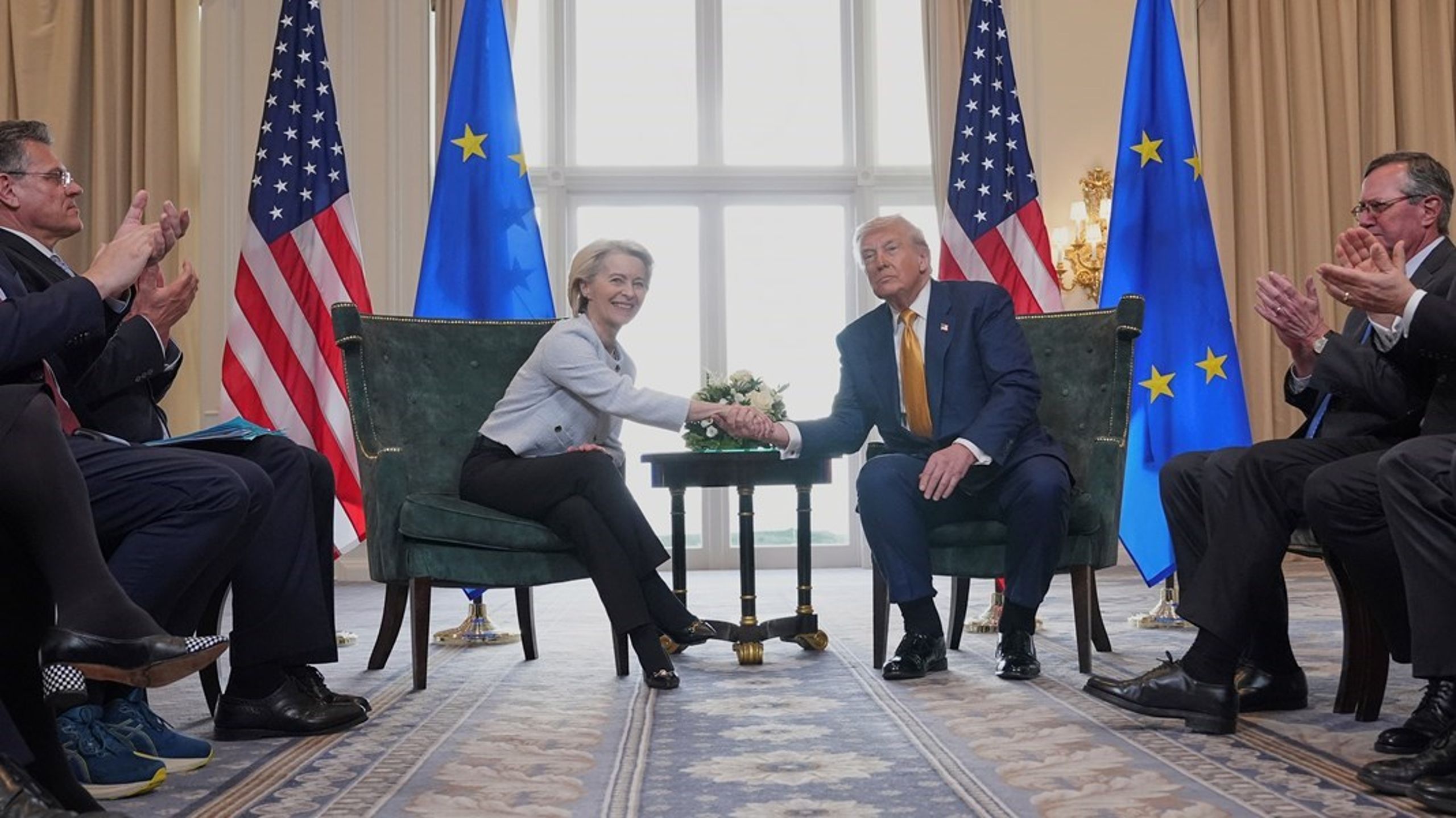 Når Europa udsættes for så massivt et pres fra verdens mest magtfulde og kyniske aktører, burde det vække en dyb alarm hos enhver politisk ansvarlig. Det er et spørgsmål om frihed, suverænitet og hvilken side af historien, man ønsker at stå på, skriver Asmus Vilster.