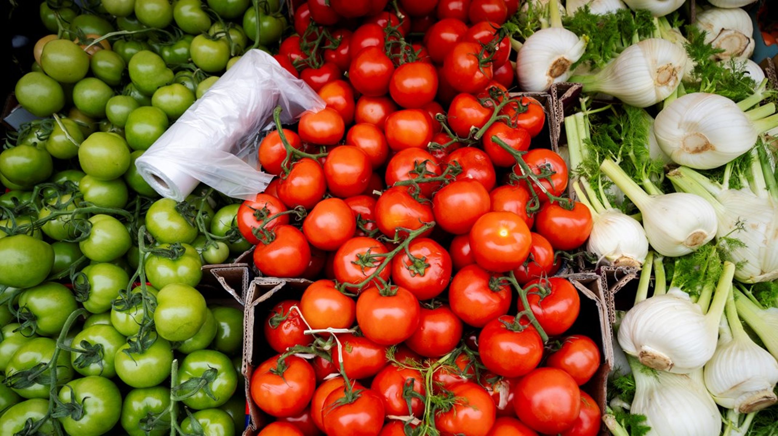 Hvis man ønsker at give flere penge til lavindkomstfamilier, kan 
det gøres via målrettede ændringer af indkomstskatten i bunden af 
indkomstfordelingen fremfor at sænke momsen på fødevarer, skriver Jakob 
Egholt Søgaard&nbsp;i 
et af årets mest læste debatindlæg på Altinget Fødevarer.<br><br>