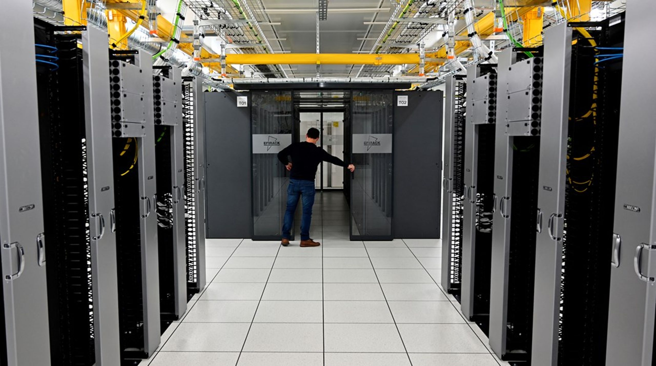 Den strøm, datacentrene kræver, har vi ganske enkelt ikke nok af. I hvert fald ikke i grøn strøm på den korte bane, skriver Lisbeth Bech-Nielsen (SF).