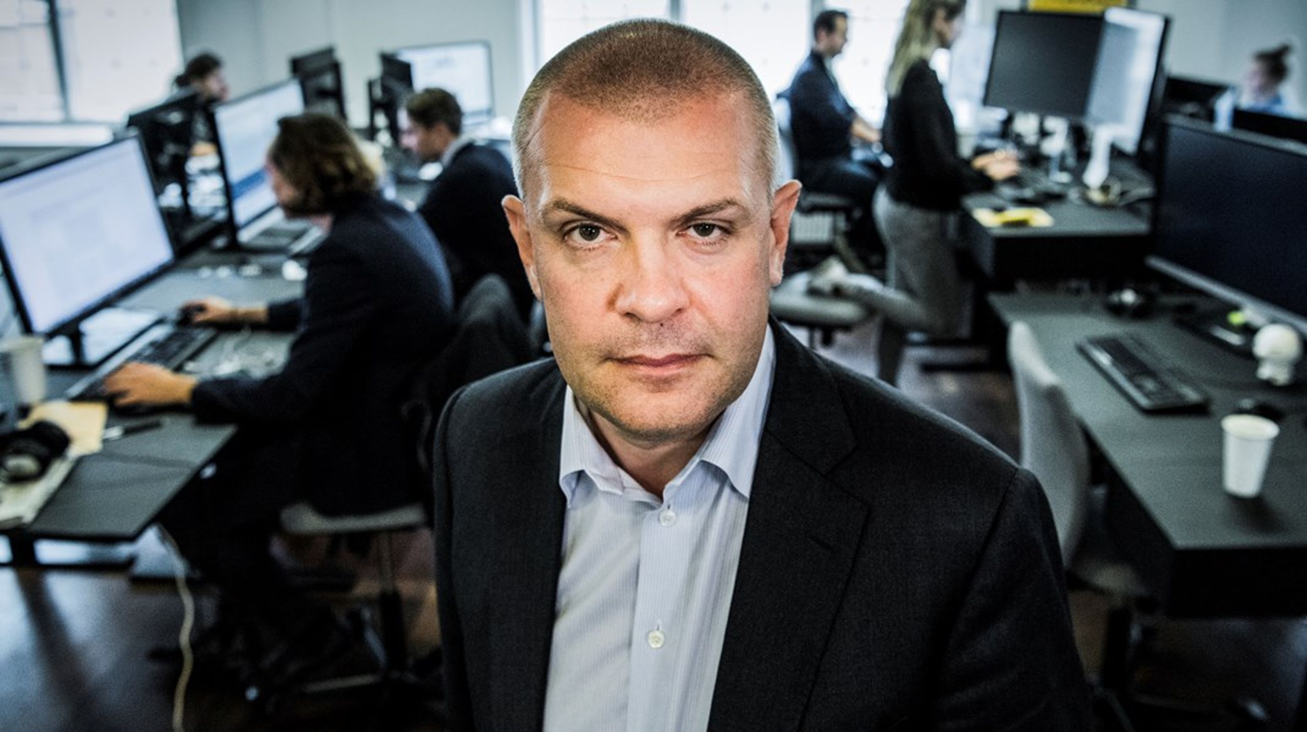 Generaldirektør Bjarne Corydon kalder beskedent den nye strategi for DR for pejlemærker, men der er ingen tvivl om, at selv om der ikke ligefrem er tale om en manual, så taler vi om en køreplan, der skal bringe DR helskindet frem til 2030, skriver Niels Frid-Nielsen.