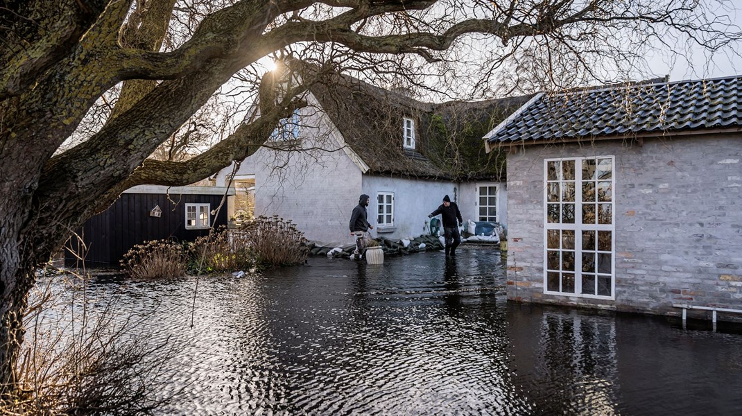 Opgørelser fra CONCITO viser, at en tredjedel af Danmarks areal er i risiko for oversvømmelser. I dag&nbsp;er det dog svært for borgere at finde viden om oversvømmelsesrisikoen på deres grund, skriver Charlotte Jepsen og Jarl Krausing.