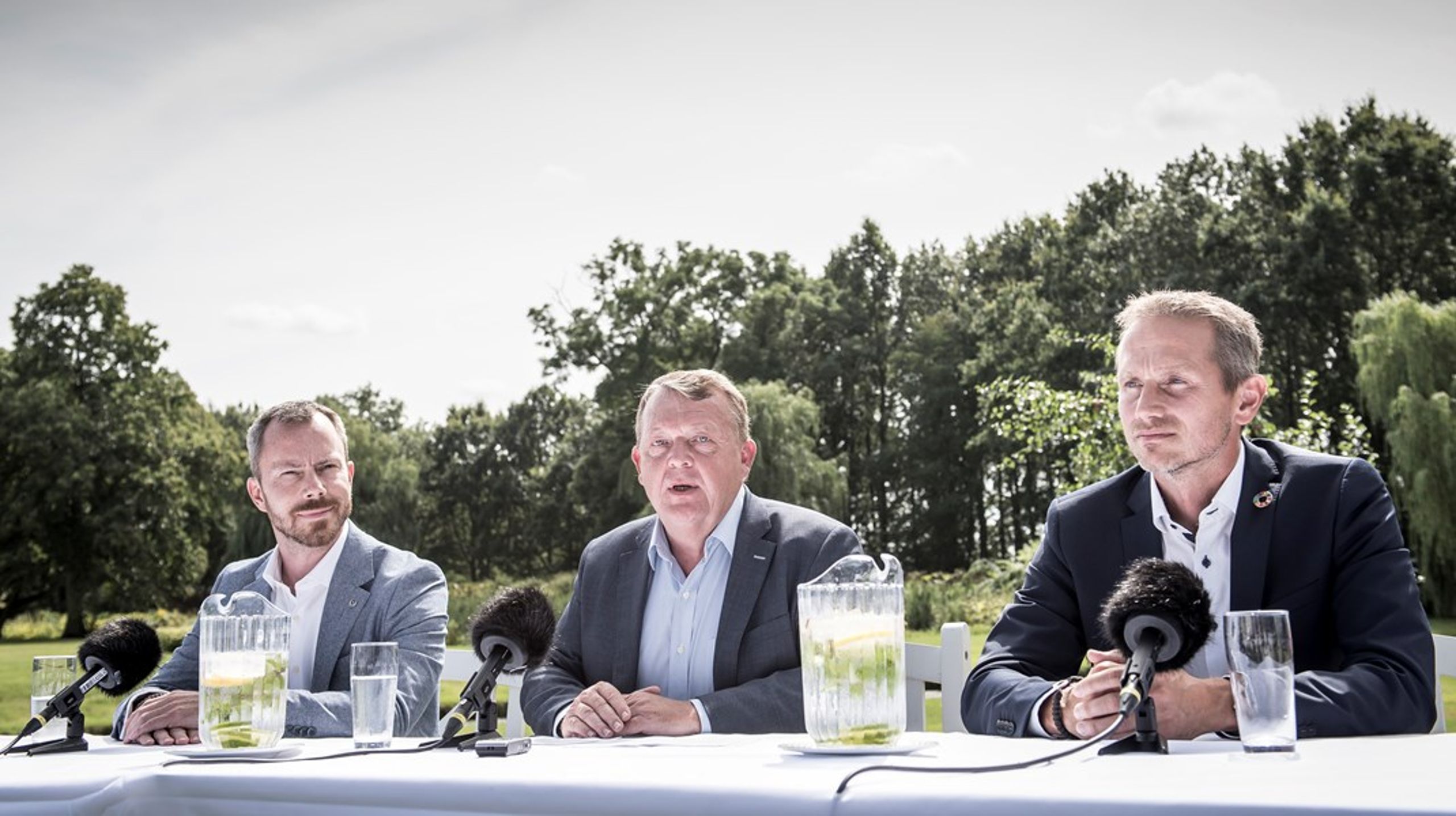 Med et meget enkelt greb fornyer Søs Marie Serup&nbsp;den folkelige, politiske bog på en måde, som gerne må danne skole, skriver&nbsp;Jakob Nielsen.