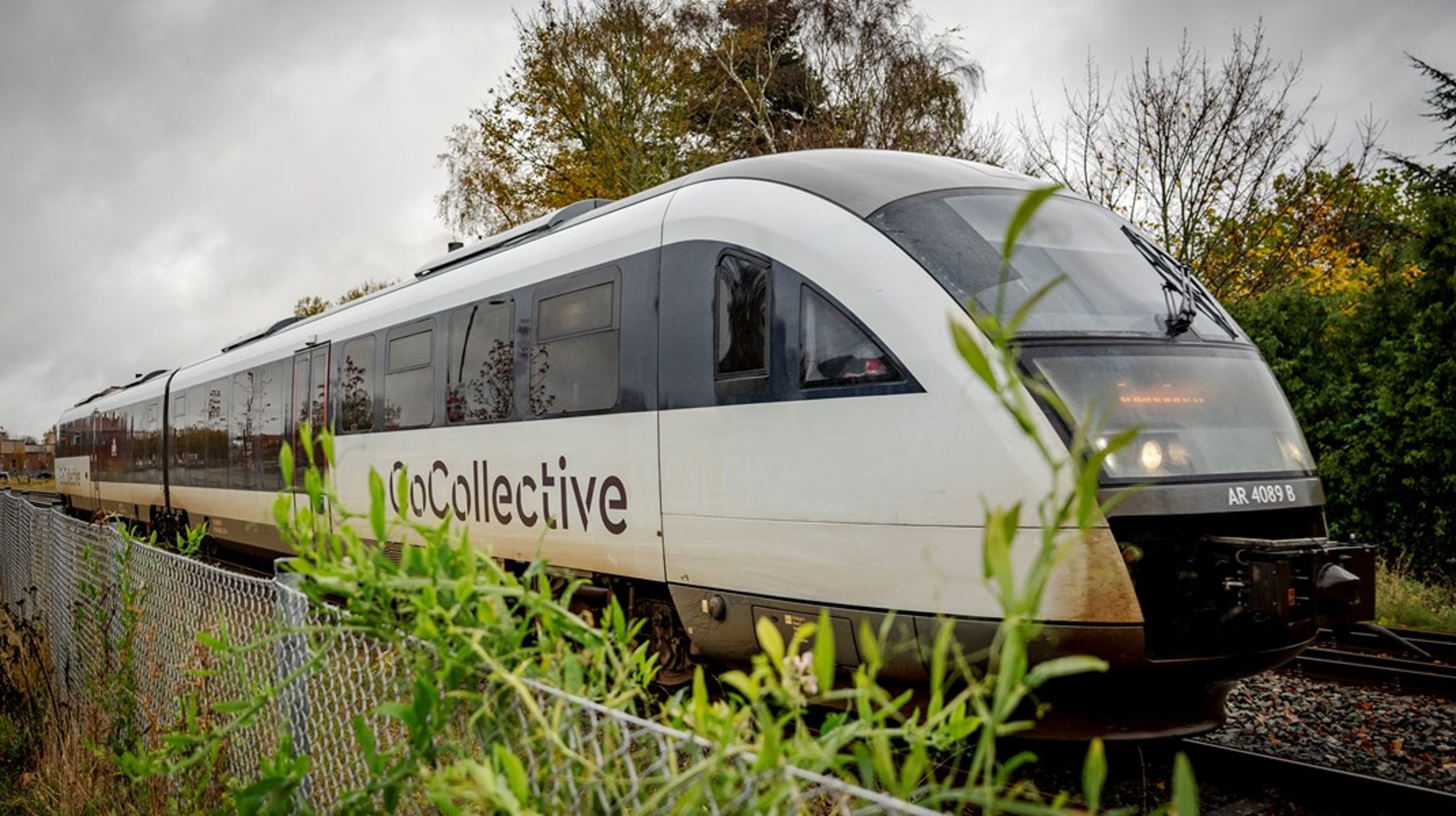 De cirka 25 procent af jernbanenettet i Danmark, hvor Go Collective i dag står for trafikken, skal fremover overdrages til DSB, mener transportministeren.