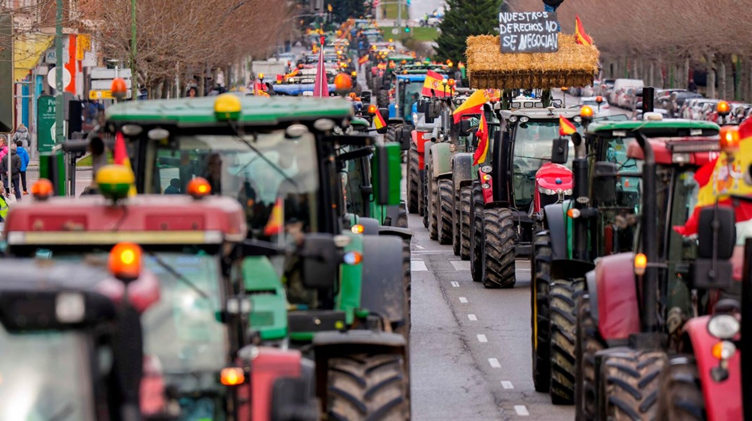 Fredag demonstrerede landmænd med deres traktorer mod Mercosur-aftalen i den nordspanske by Burgos. I næste uge kommer turen til Europa-Parlamentet i Strasbourg.