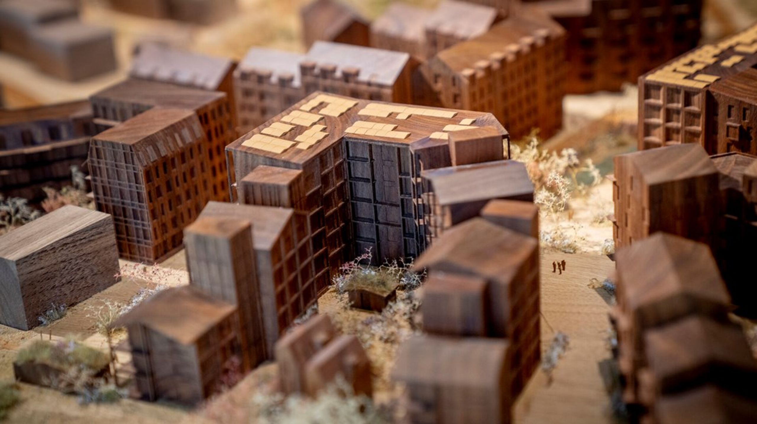 København er en by, verden kigger på. Vi har erfaringerne, og vi har fagligheden. Men vi kan stadig lære fra andre og vi skal turde at tage nogle nye dristige valg, skriver Eva Ravnborg og Louis Becker.