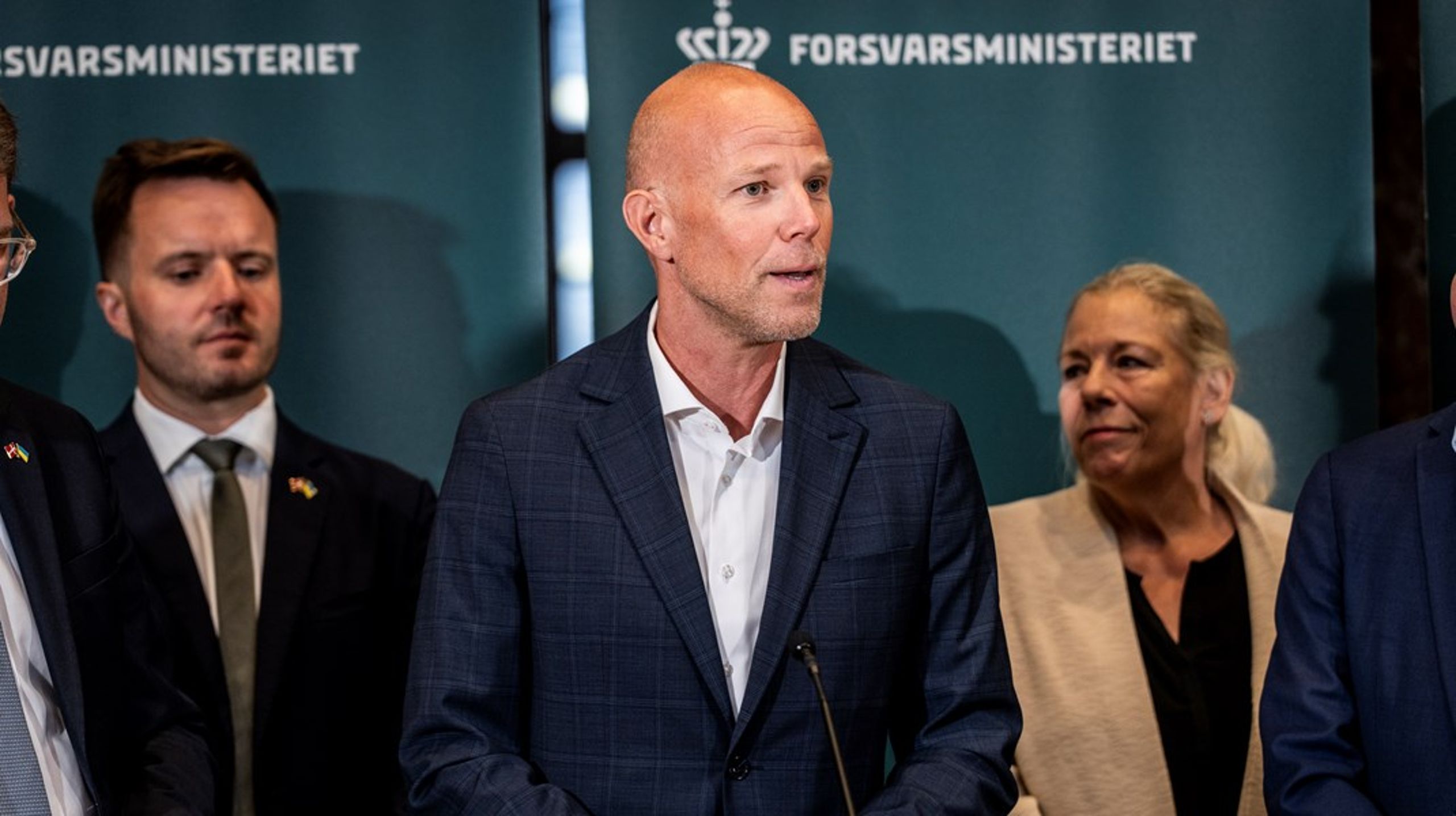 Drop de mange afgifter, afskaf elafgiften permanent og sænk skatterne bredt, skriver Carsten Bach.