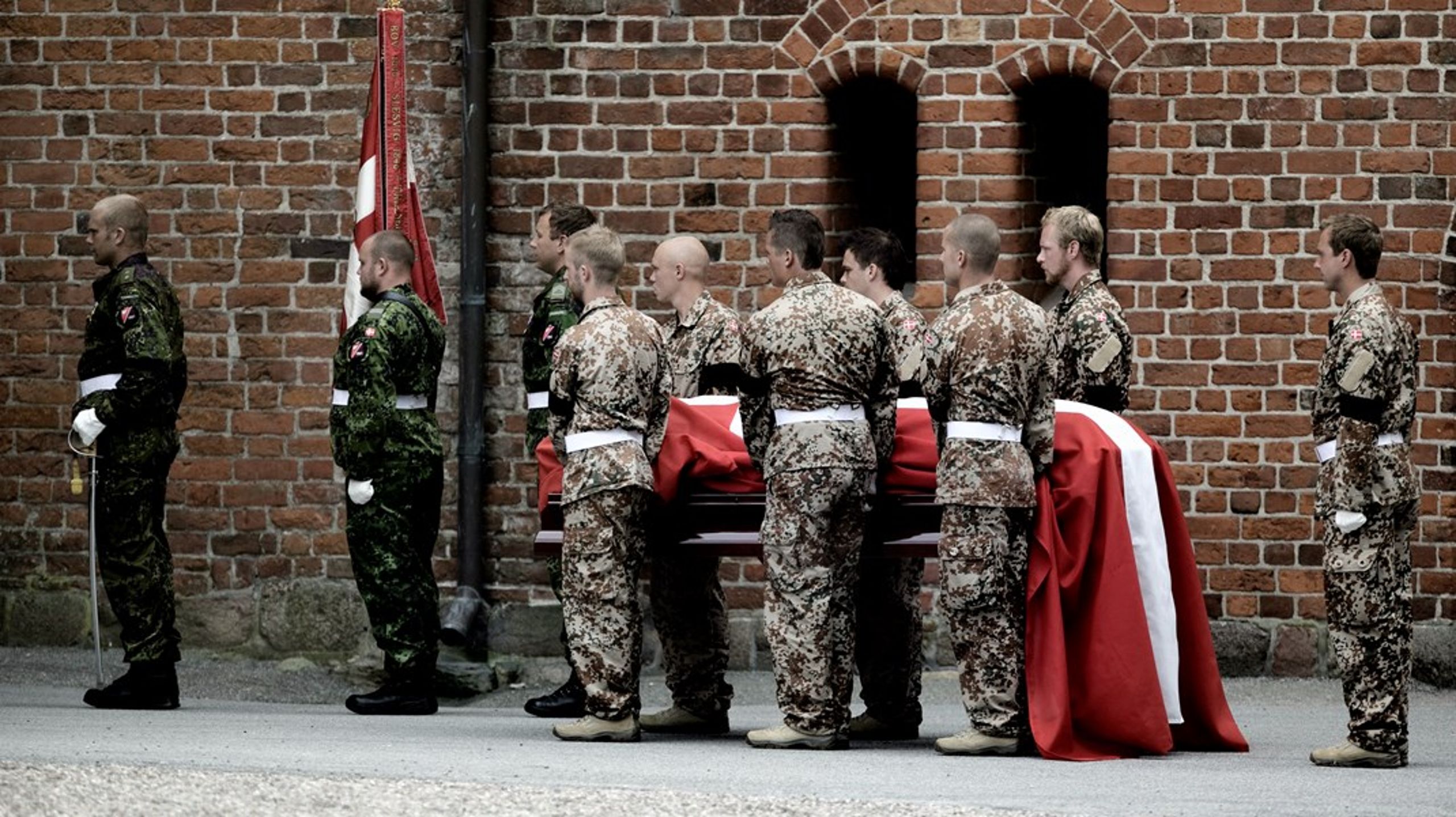 Danmark har i årtier betragtet USA som vores nærmeste allierede. Men for en hel generation af soldater, politikere og pårørende står det nu klart, at venskabet mest var vores idé – og at Danmark har betalt en høj pris for en relation, der aldrig var lige,&nbsp;skriver Morten Kromann.<br>