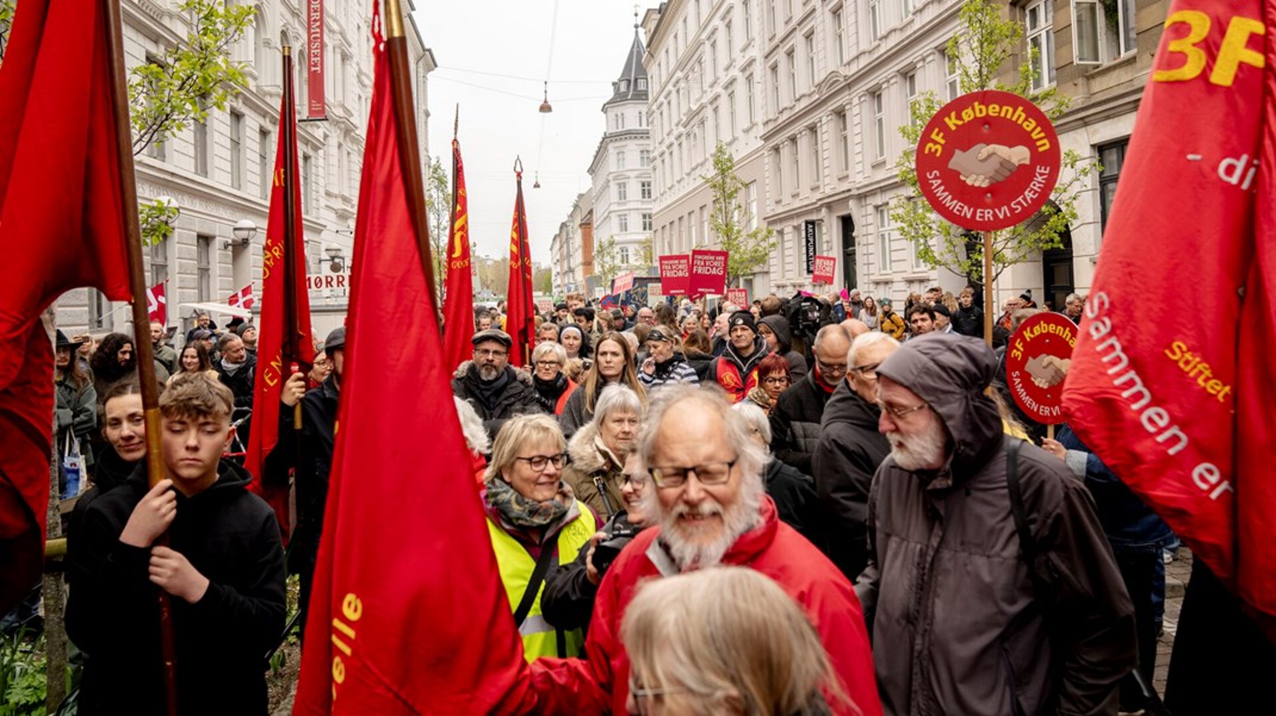 Alle politikere bør være opmærksomme på, at den&nbsp;danske model ikke&nbsp;er&nbsp;et tag-selv-bord. Den overlever kun, fordi&nbsp;de overenskomstbærende fagforeninger&nbsp;tager ansvar, skriver&nbsp;Kasper Palm og Tina Christensen.