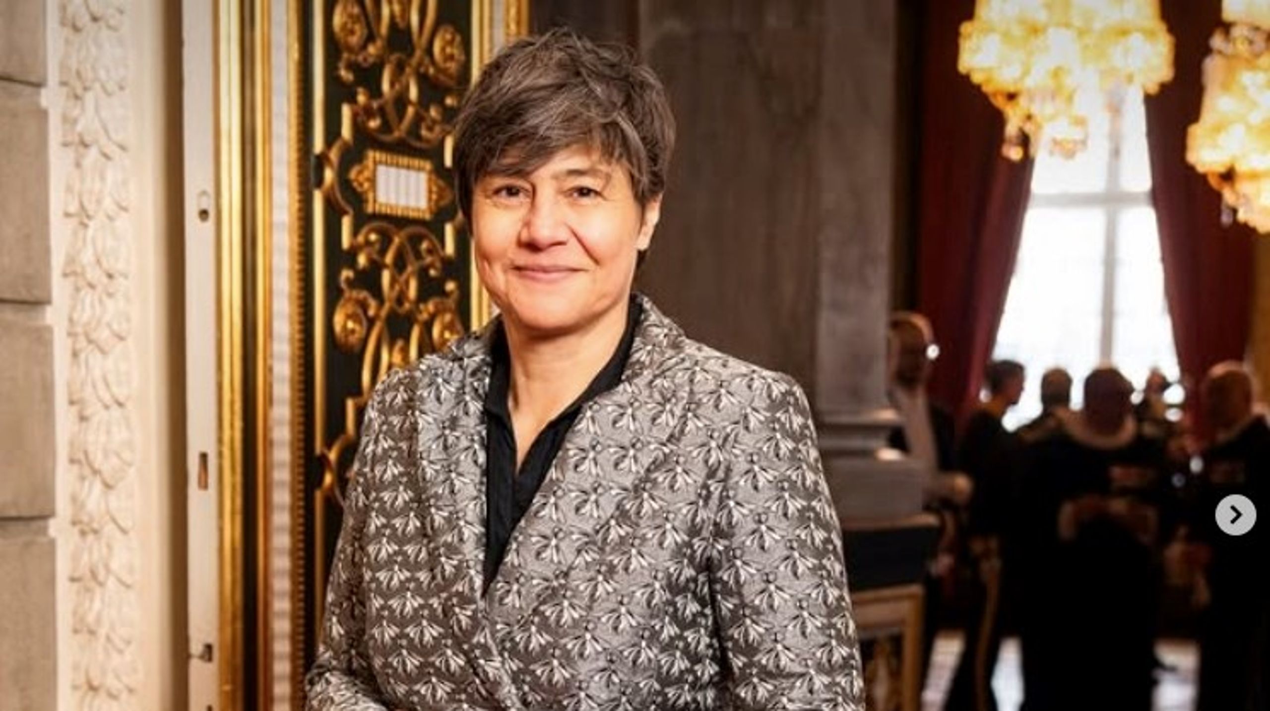 LGBT+ Danmarks sekretariatschef, Susanne Branner, deltog tidligere på året i Kongehusets nytårskur. Sidste år blev organisationen genstand for to kritiske spørgsmål fra DF's Mette Thiesen, rettet mod ligestillingsminister Magnus Heunicke (S). Hans svar, som kom for nylig,&nbsp;siger noget om hans og S' holdning til organisationen, sagen og værdierne, men måske siger det også noget om holdningen til statsstøttede ngo'ers ret til uafhængighed?&nbsp;&nbsp;&nbsp;