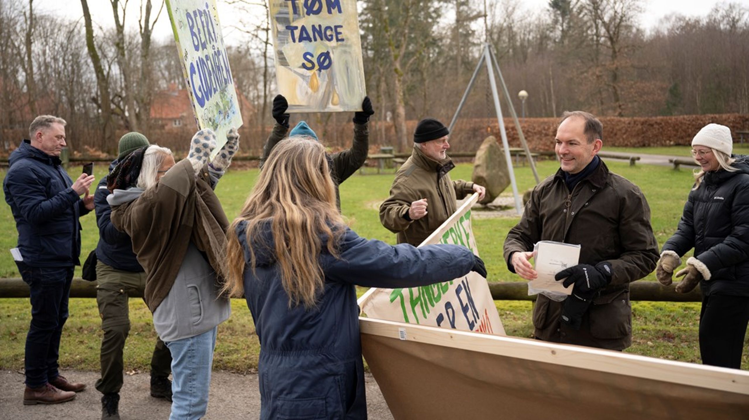I februar var trepartsminister Jeppe Bruus (S) på besøg ved Tange Sø.
