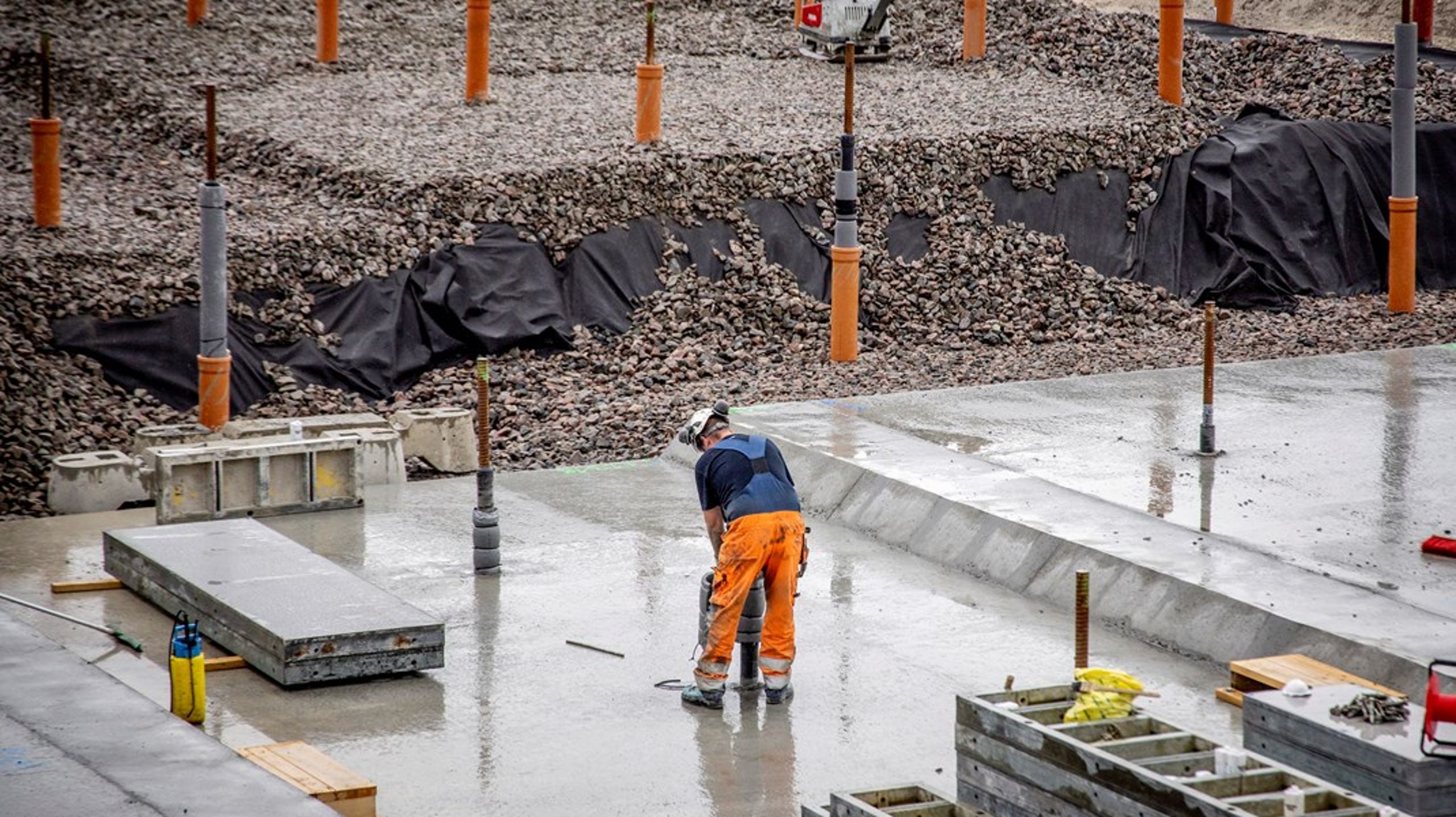 Hvis Folketinget for alvor mener den grønne omstilling, må de starte i de sektorer, hvor belastningen er størst,&nbsp;skriver fire brancheaktører.