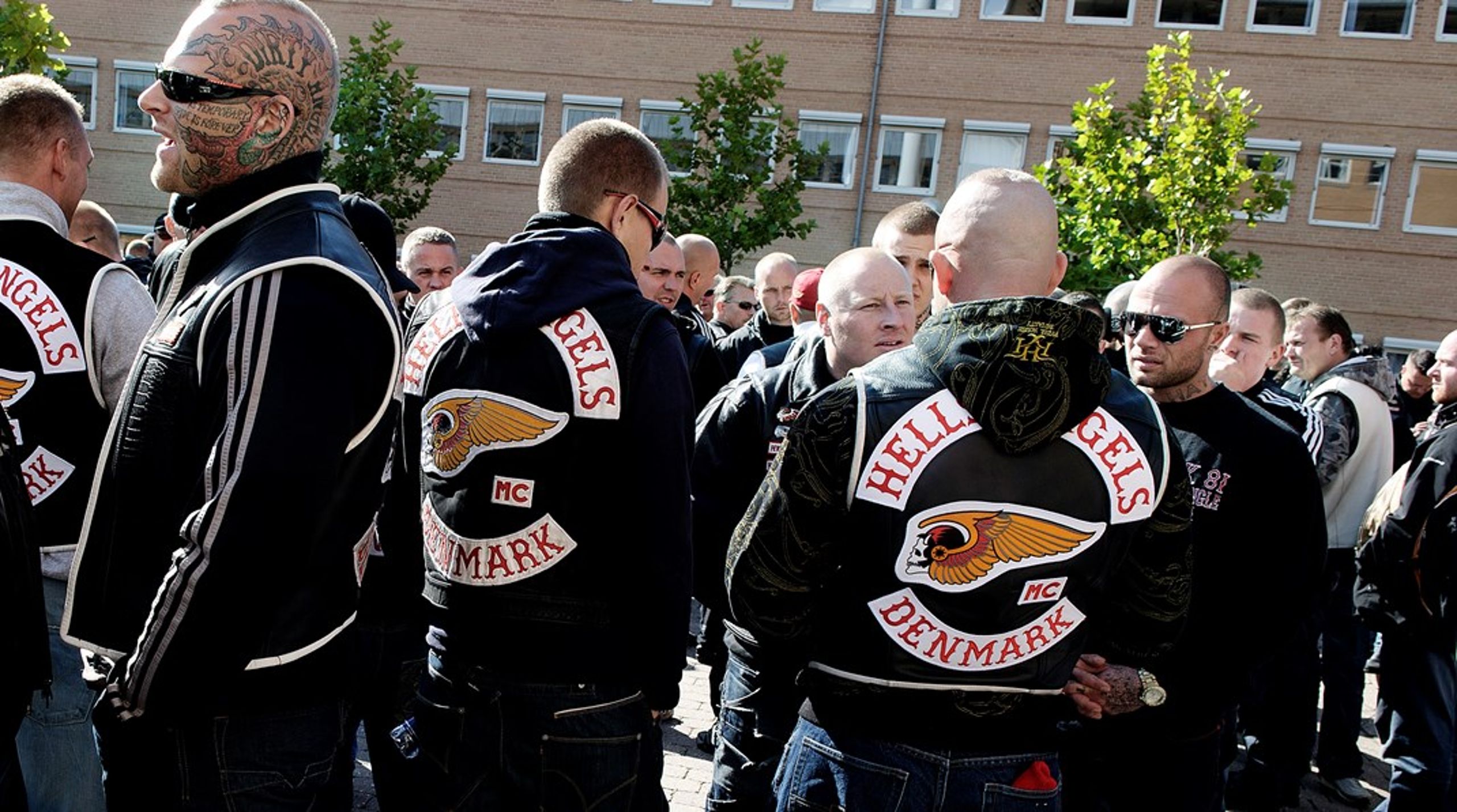 Når vi med de rette briller ser på den tidlige kirke og moderne rockerklubber som Hells Angels, er lighederne mange og sammenfaldet tydeligt, skriver&nbsp;Brian Sandberg og Kasper Dalgaard.