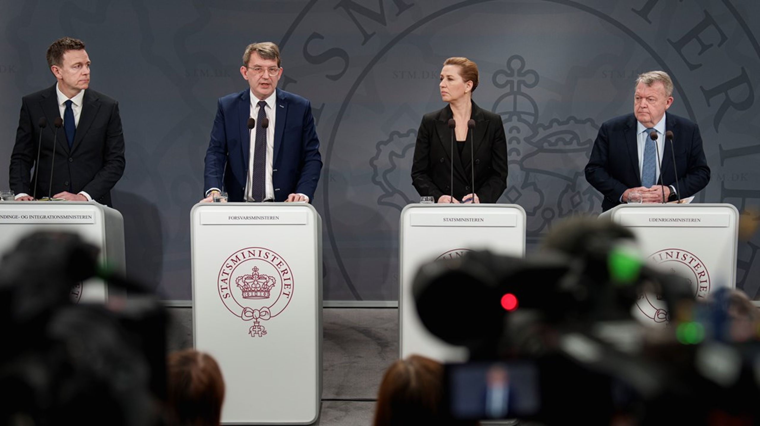 Når regeringen taler om "styrket samarbejde med afghanske myndigheder", taler de om Taliban. Og hvis man samarbejder med Taliban, så anerkender man dem, skriver Morten Kromann.