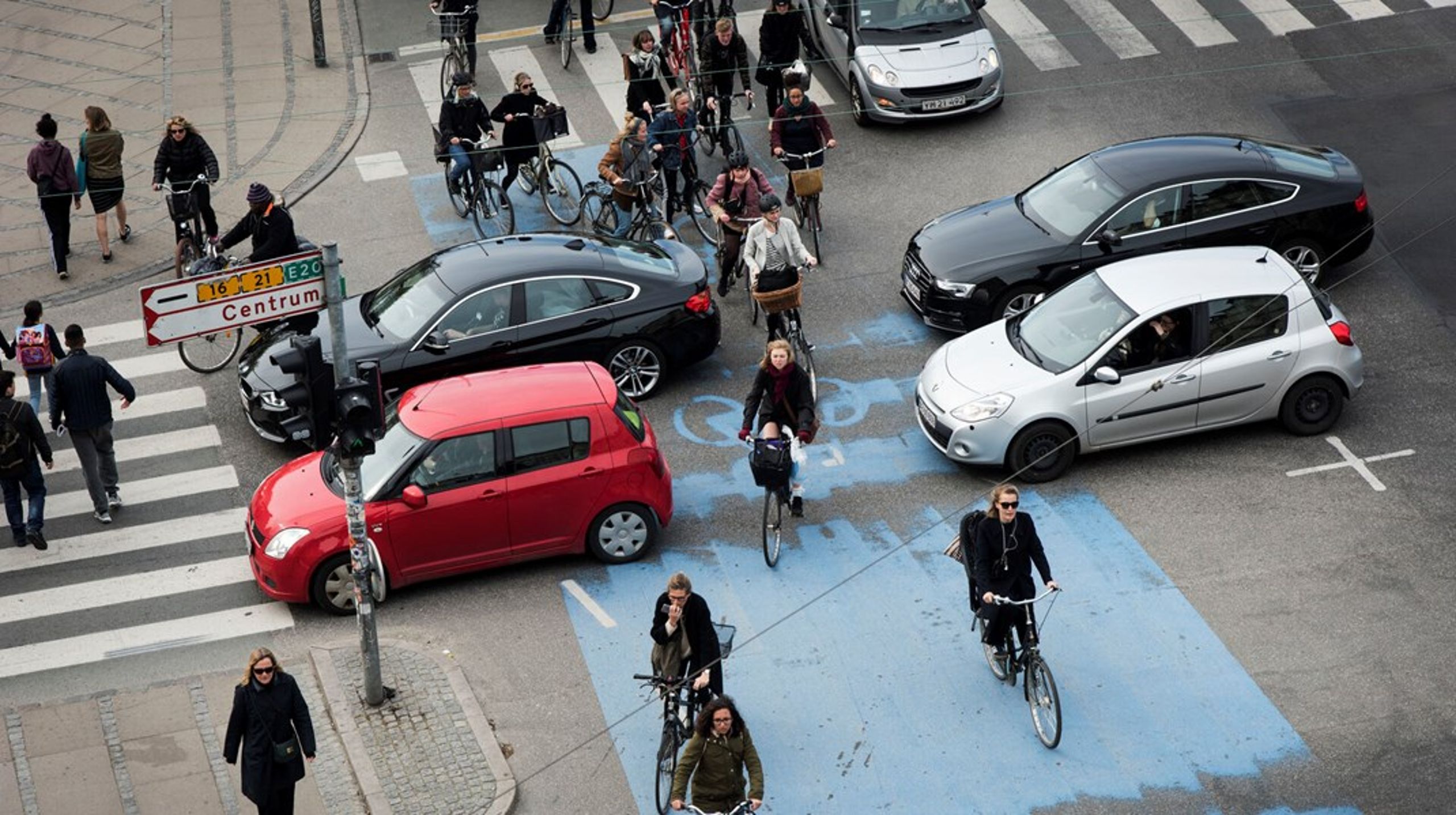 Uenighed om bilens rolle i byen er ikke i sig selv et problem. Det er tværtimod et sundhedstegn med forskellige syn på byudviklingen, skriver&nbsp;Henriette Kjær.