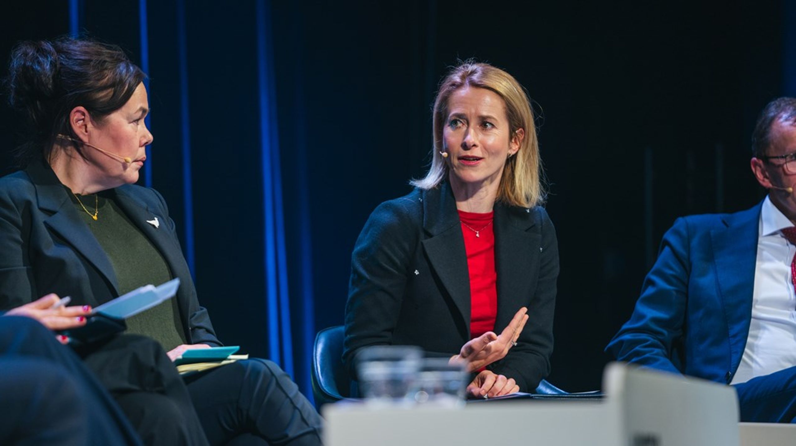 Vivian Motzfeldt, Grønlands naalakkersuisoq for udenrigsanliggender, og Kaja Kallas, EU's udenrigschef, til paneldebat i Tromsø tirsdag.&nbsp;