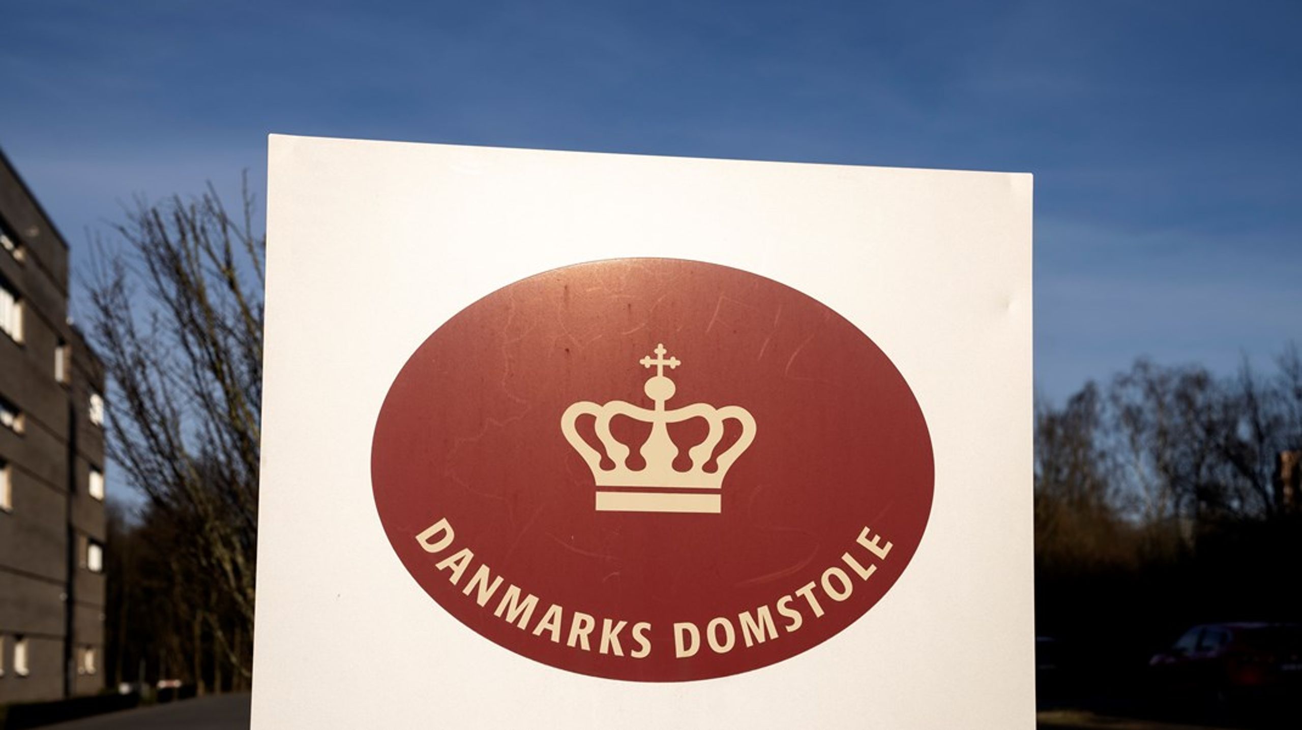 Kristian Hertz har været direktør i Domstolsstyrelsen siden juni 2018 og har forinden været afdelingschef i Skatteministeriet og specialkonsulent i Finansministeriet.