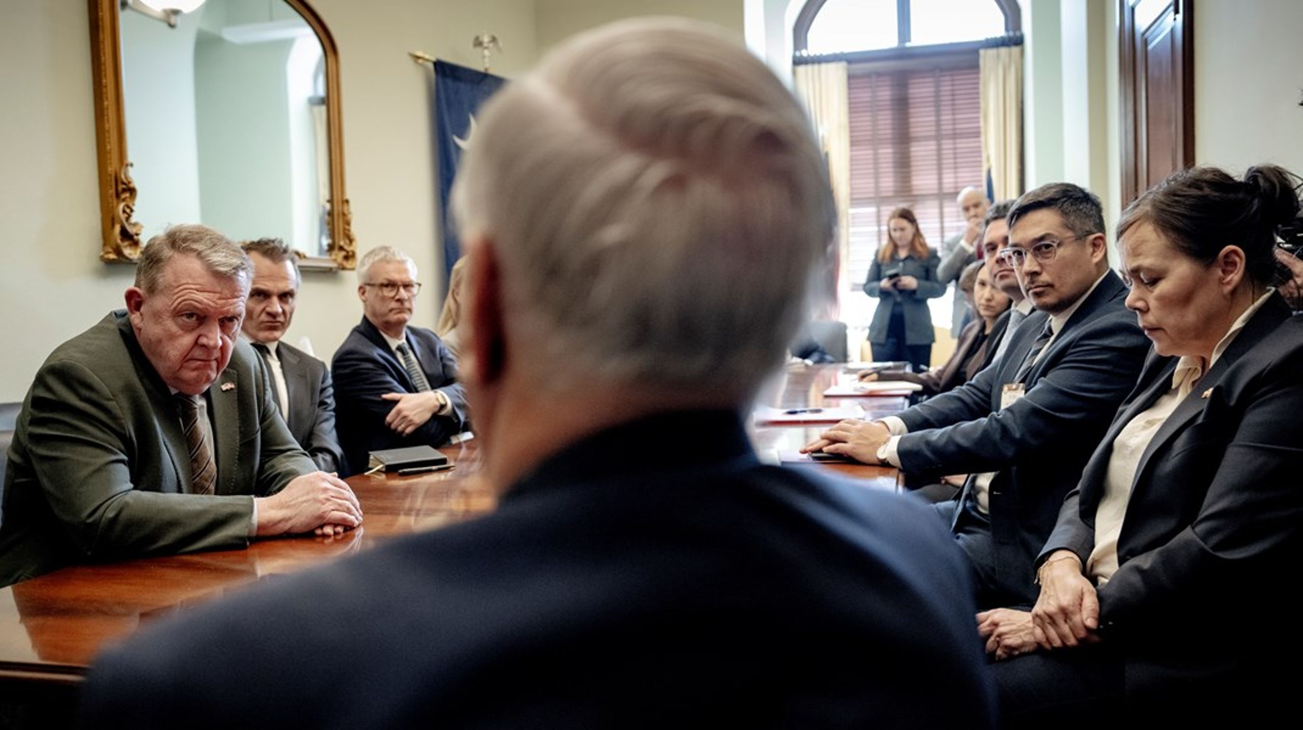 I en måling, der er gennemført kort efter, at udenrigsminister Lars Løkke Rasmussen mødtes med den amerikanske regering i Washington, stiger både forsvars- og udenrigspolitik på vælgernes dagsorden.&nbsp;