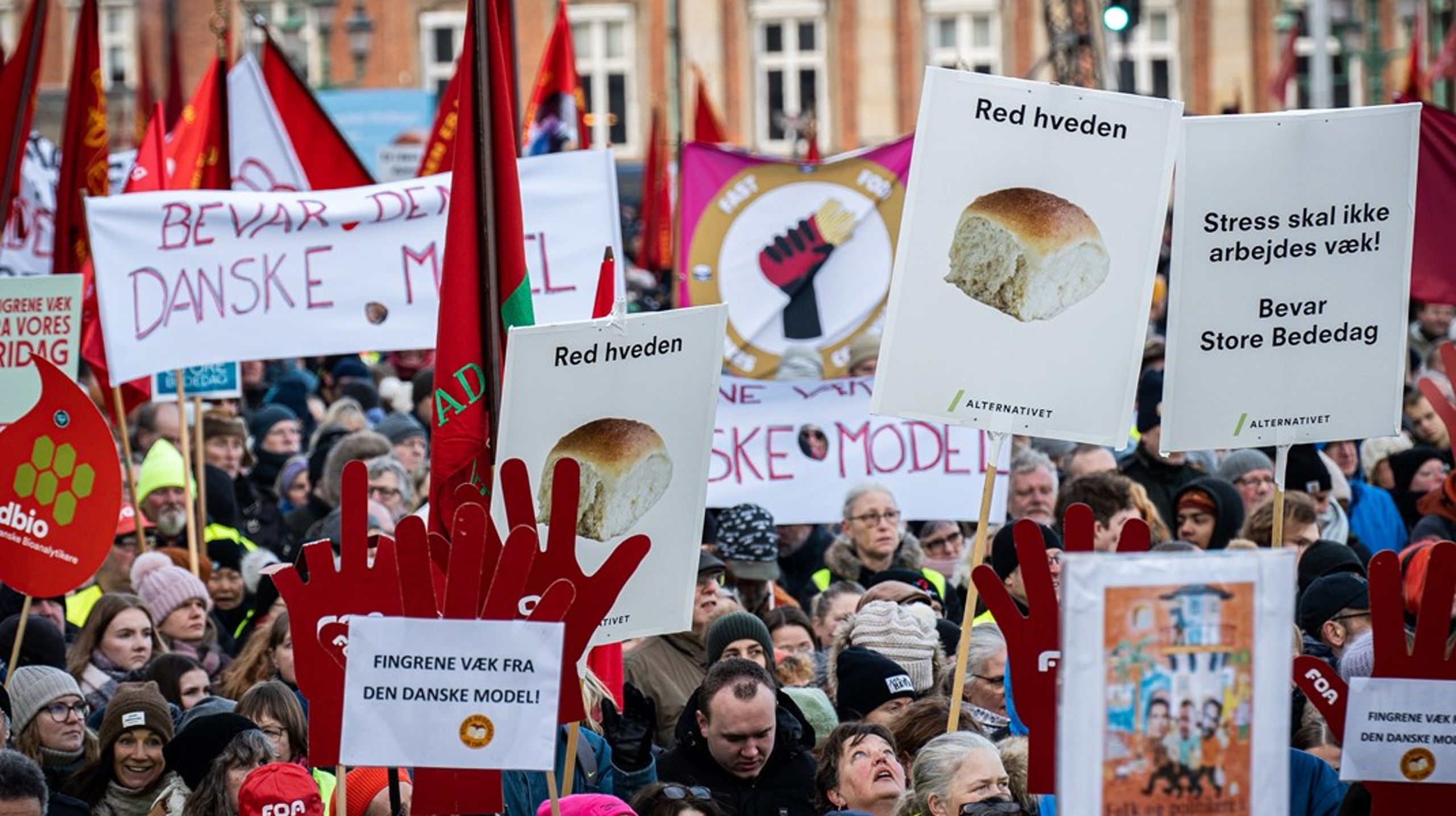 5. februar 2023 var Christiansborg Slotsplads fyldt med demonstranter under&nbsp;overskriften 'Bevar store bededag'. Senere samme måned stemte et flertal i Folketinget for at afskaffe helligdagen. Nu er den måske på vej tilbage.