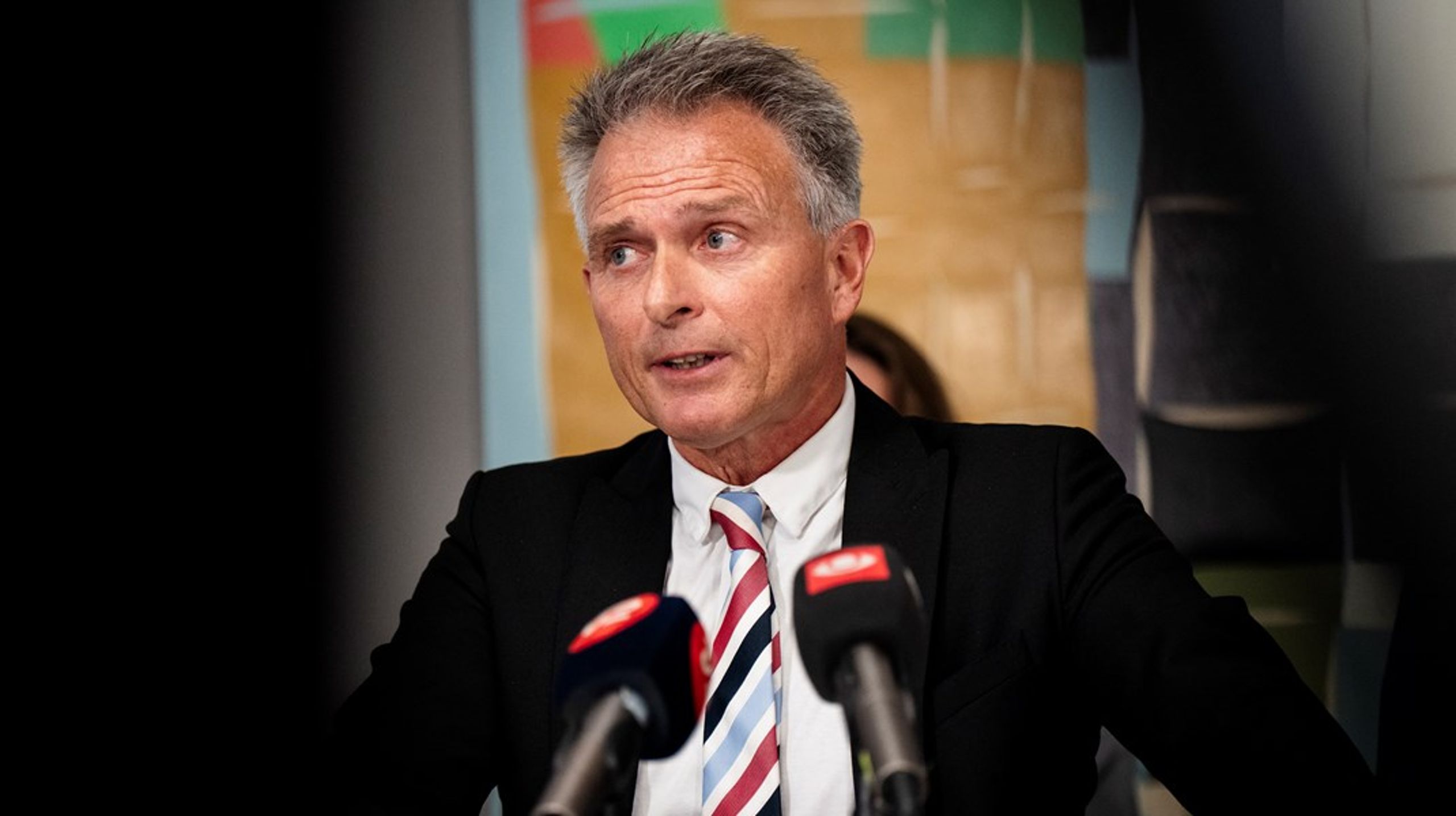 Man kan ikke spille videre, hvis man slår modspilleren ned. Snyd har konsekvenser, skriver Kim Valentin.