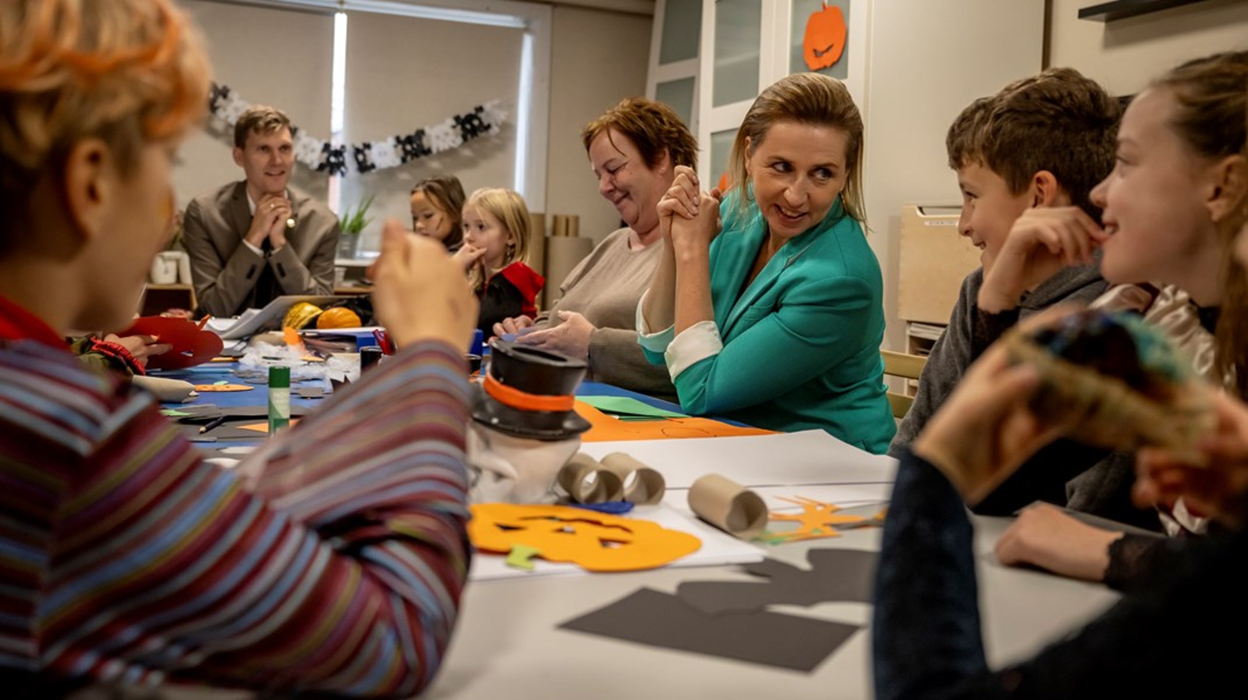 Med et loft på 14 elever per klasse, som Socialdemokratiet har forslået det, kan dynamikken let forsvinde. Fællesskabet bliver hurtigt skrøbeligt, og det samme gør klassedynamikken og klassens indre liv, skriver Merete Riisager (LA) og Maja Rømer.