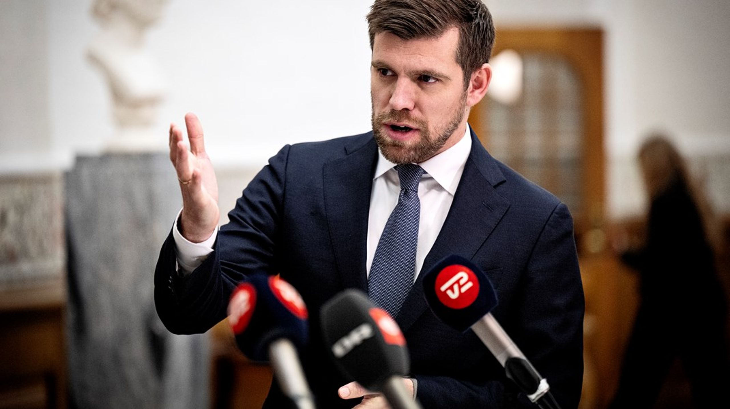 Kirkeminister Morten Dahlin (V) deler ikke bekymringen om, at ny stramning af trossamfundsloven skaber bureaukratisk bøvl for kirkerne.&nbsp;