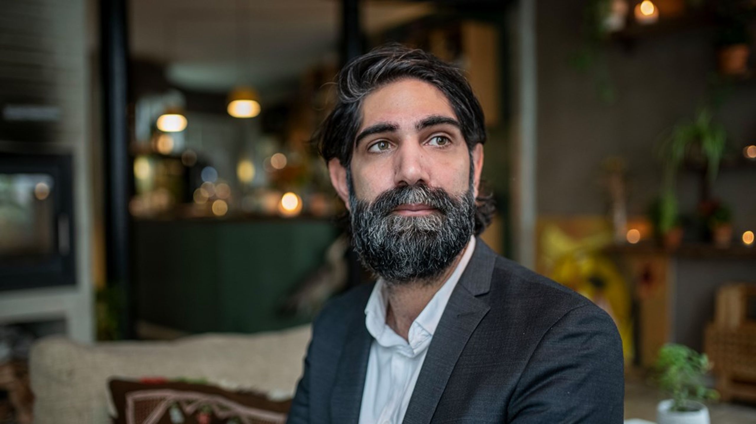 Når internationale regler beskrives som noget, "andre" pålægger os, snarere end som noget vi skal prise os lykkelige over at få lov til at være en del af, er det udtryk for en&nbsp;naiv politisk strømning, skriver&nbsp;Nima Zamani.<br>