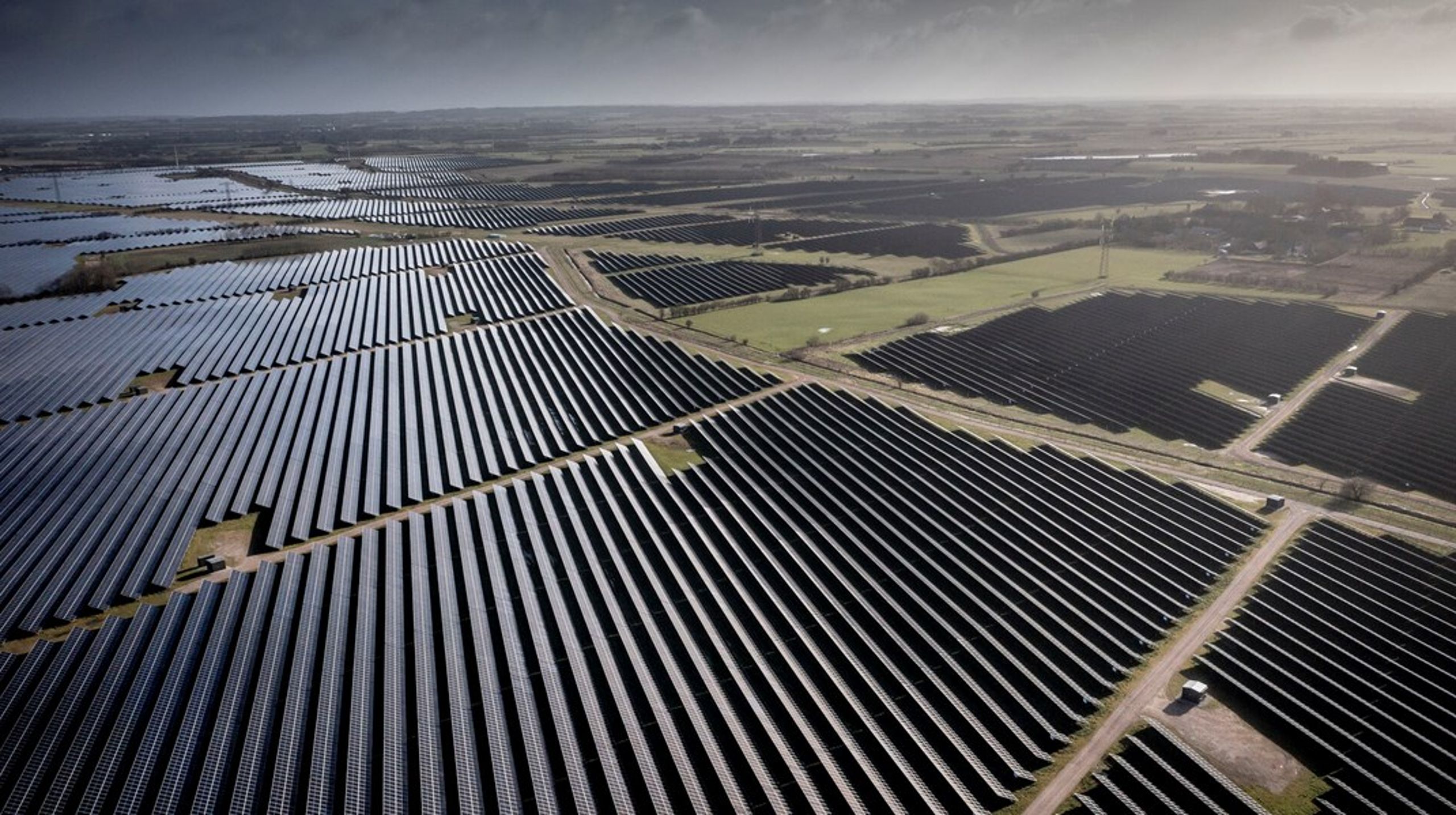 Solceller og vindmøller kan ikke leve op til det klassiske princip om, at elproduktionen altid følger forbruget.
Netop derfor er fleksibilitet blevet den afgørende ressource i energisystemet, skriver&nbsp;Maj Baltzarsen og Brian Vad Mathiesen.